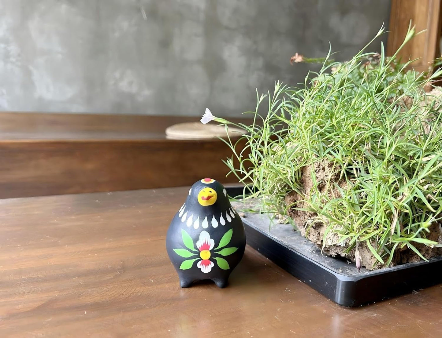 Decorative Clay Bird Figurines Hand-Painted Folk Art Design Collectible Smal Figurines Holiday Birthday Couples Friend Unique Gift Idea Decorative Home Art Table Bring Good Luck (Black)