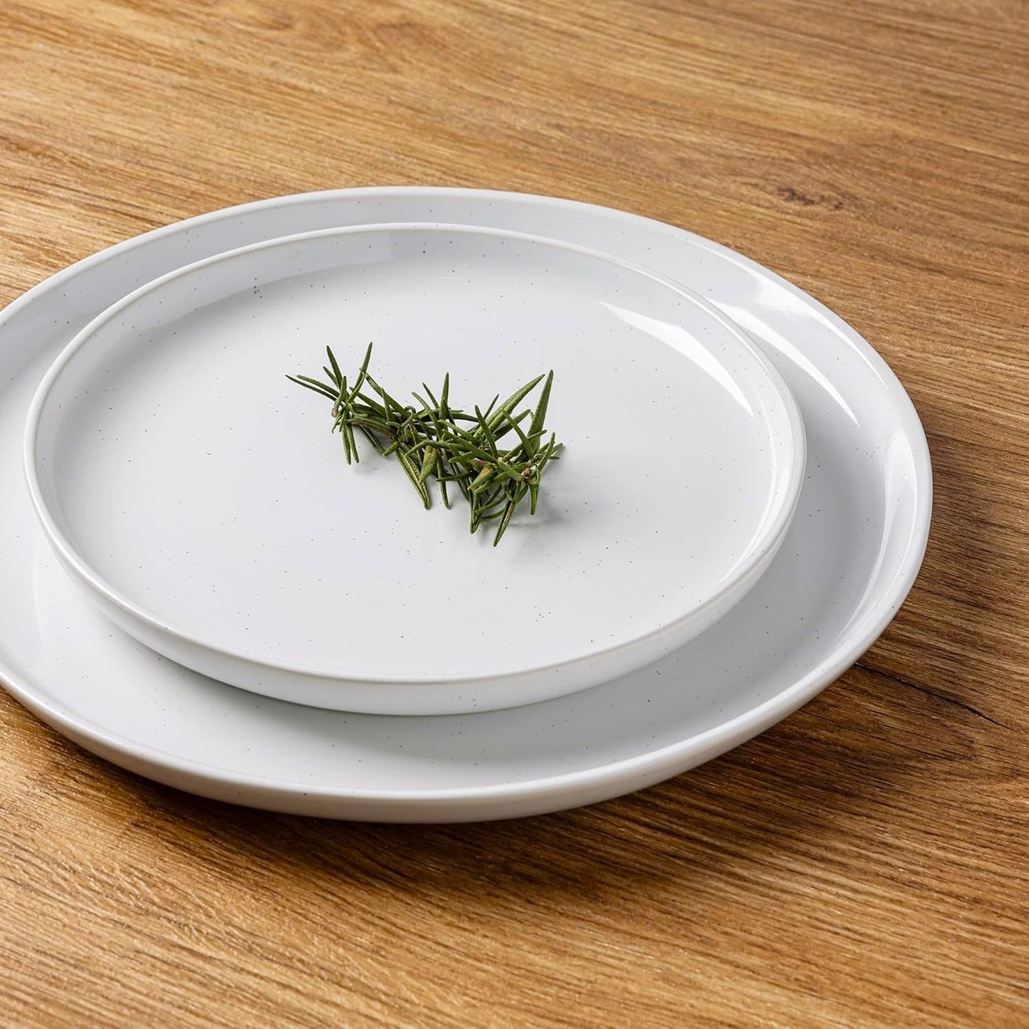 GBHOME Ceramic Dinnerware Sets for 6, 18pcs Stoneware Plates and Bowls Sets, Handmade Chip and Scratch Resistant Dishes Set, Dishwasher & Microwave Safe