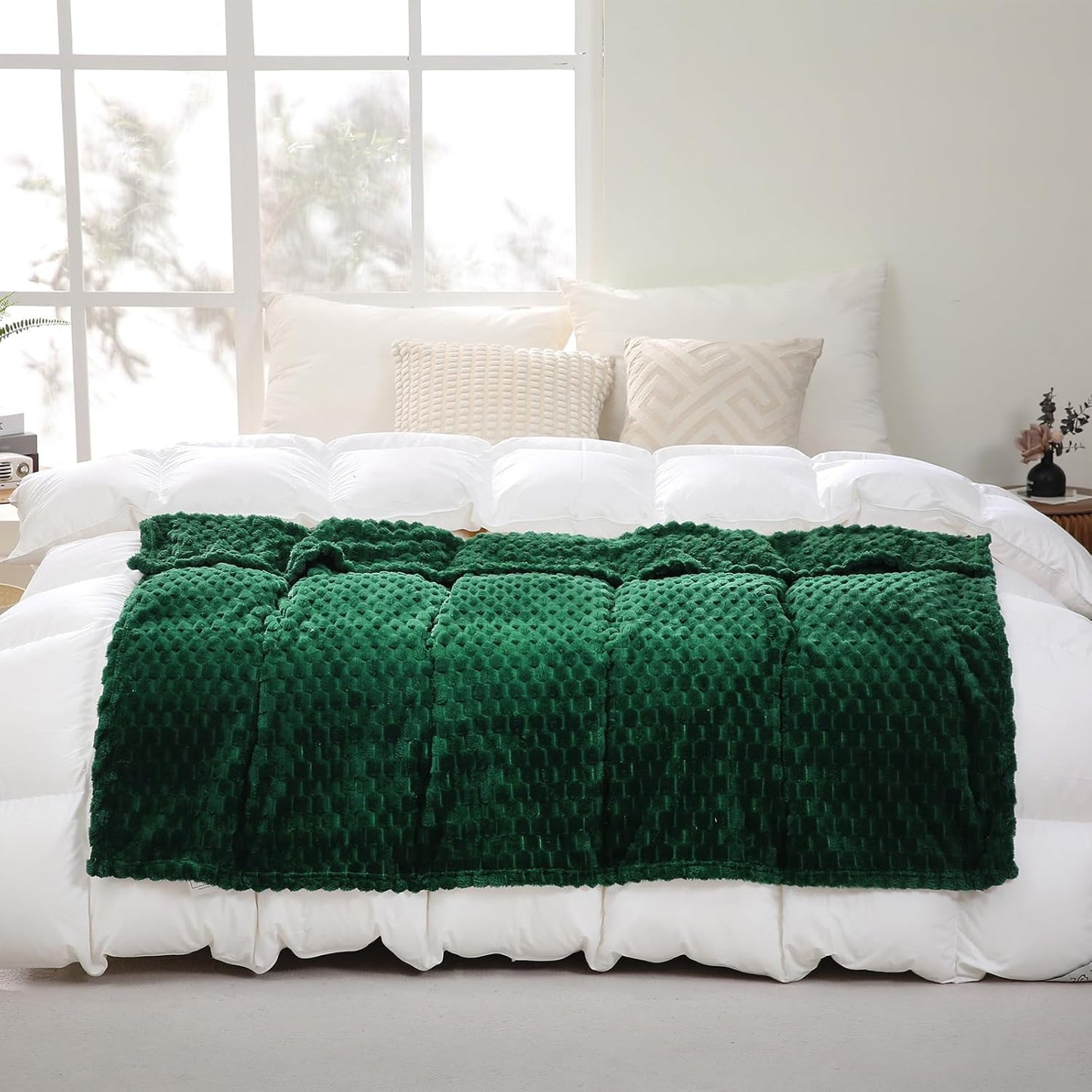 Dark Hunter Green Throw Blanket 50"×60" inches Fuzzy 3D Jacquard Decorative Flannel Fleece Super Soft Plush Cozy Blanket for Couch Sofa Chair Lightweight