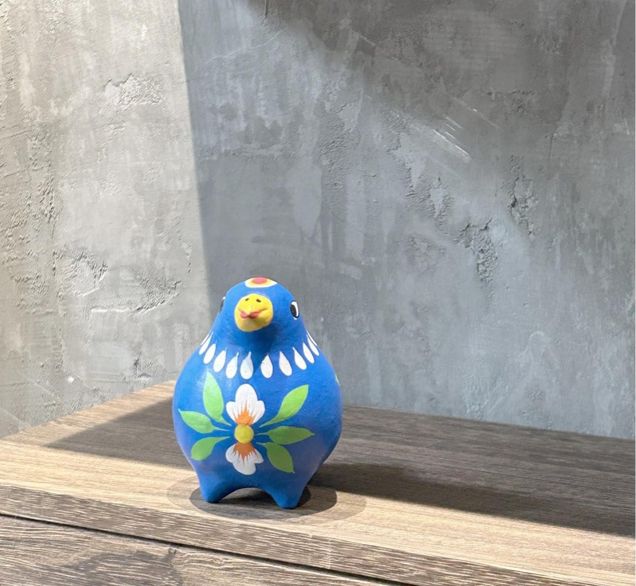 Decorative Clay Bird Figurines Hand-Painted Folk Art Design Collectible Smal Figurines Holiday Birthday Couples Friend Unique Gift Idea Decorative Home Art Table Bring Good Luck (Blue)