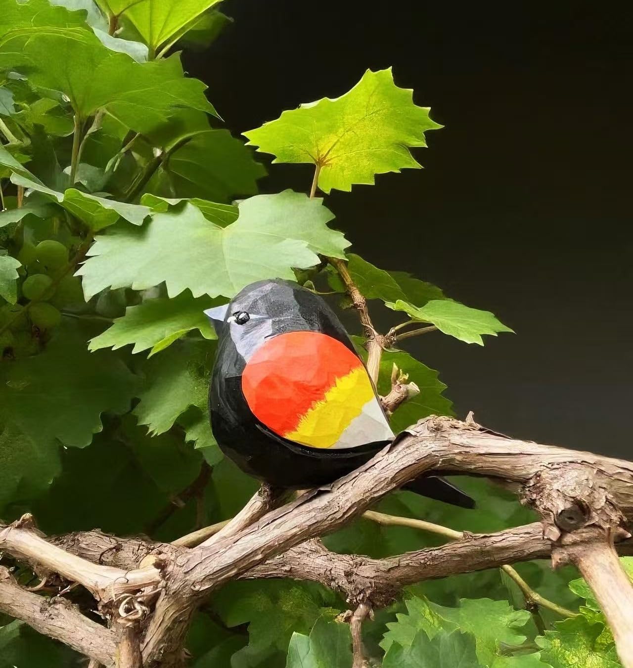 Hand Carved Red-Winged Blackbird Figurines, Hand-Painted Sculpted Wooden Birds with Base, Wood Bird Statues for Home Decor, Ideal Gifts for Bird Lovers