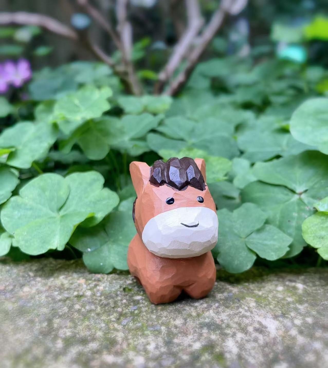 Hand Carved Small Horse Figurines Craft, 2PCS Wooden Horse Figurine with Base, Cute Desktop Decor, Wooden Animal Statue Home Decor, Gifts for Family Classmates Teachers