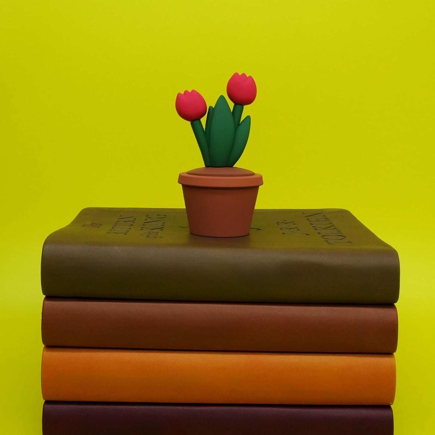 Mini Garden Figurines for Desk Decor – Cute Accessories for Fairy Gardens, Terrariums, Succulent Pots & Office Spaces – Tiny Plant Decor Statues - Tulips