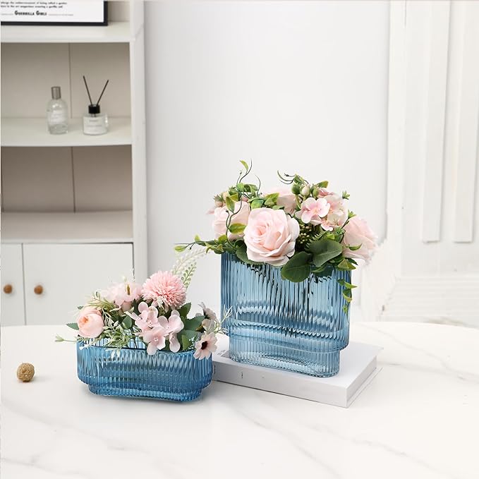 Short Glass Vases, Set of 2 Blue Glass Vases for Tulips, Ribbed Vase for Flowers, Modern Small Vase for Living Room, Dining Room, Bathroom, Desk, Shelf, Wedding, Office