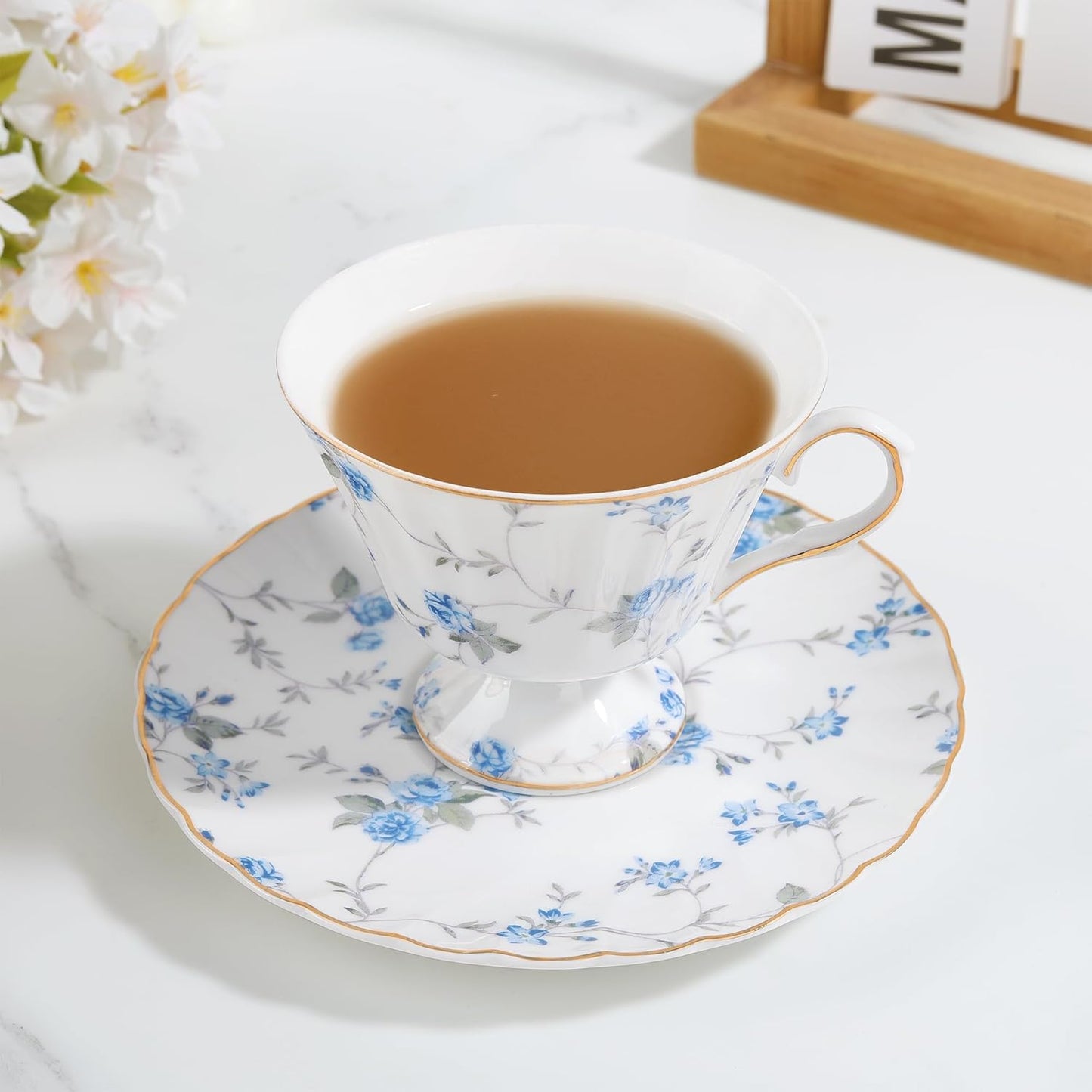 fanquare White Tea Cup and Saucer, Vintage Blue Floral Print Tea Cups for Women Gift, Retro Bar Coffee Mug for Cappuccino Latte, 5oz