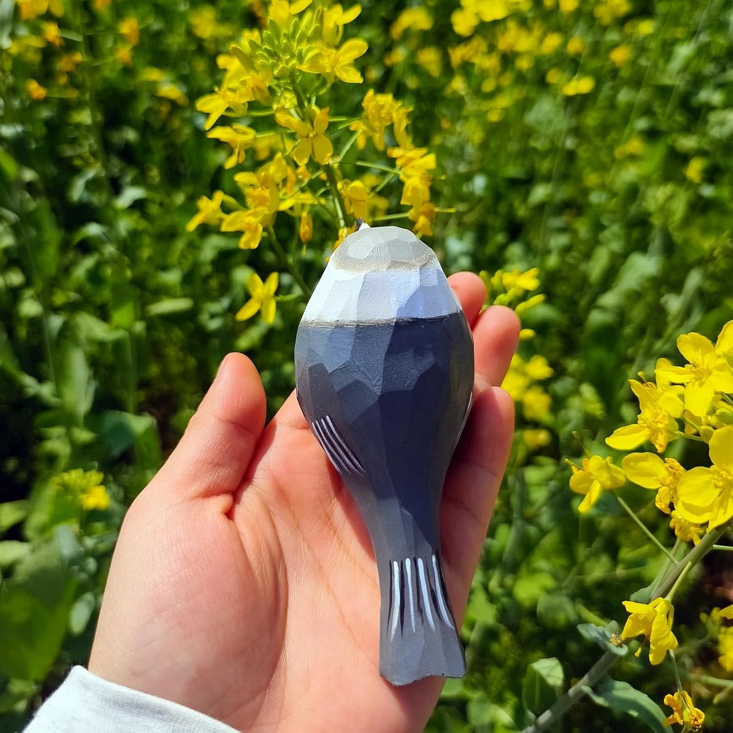 Handmade Wooden Carved Bird Decor Sculpted Hand-Painted Bird Figurines Small Home Decor Bird Statue Shelf Decor BFF Gifts for Bird Lovers (Gray Jay)