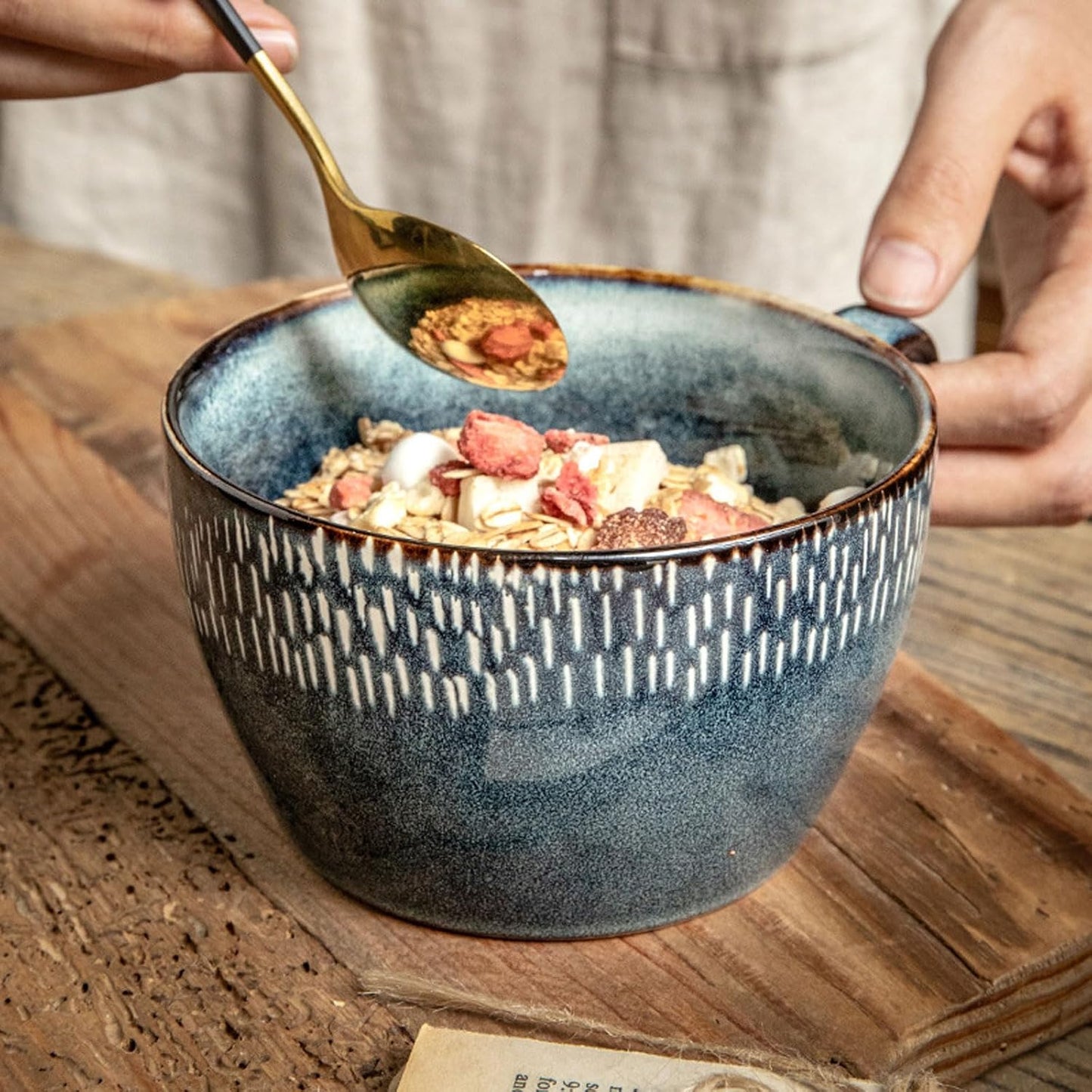 Large Soup Bowl with Handle, 700ml Coffee Mug, Cereal Breakfast Cup, Suitable for Milk Desserts, Oatmeal, Microwave Safe