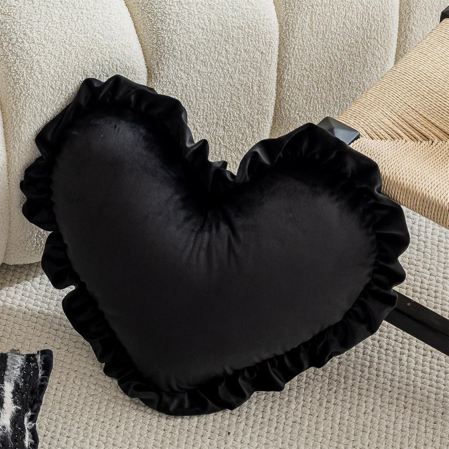 Heart Pillows, Cute Soft Room Decor Ruffled Love Heart Shape Throw Pillows Sofa Cushion Pillow for Living Room Bed Chair Car Floor Home Decoration, Black