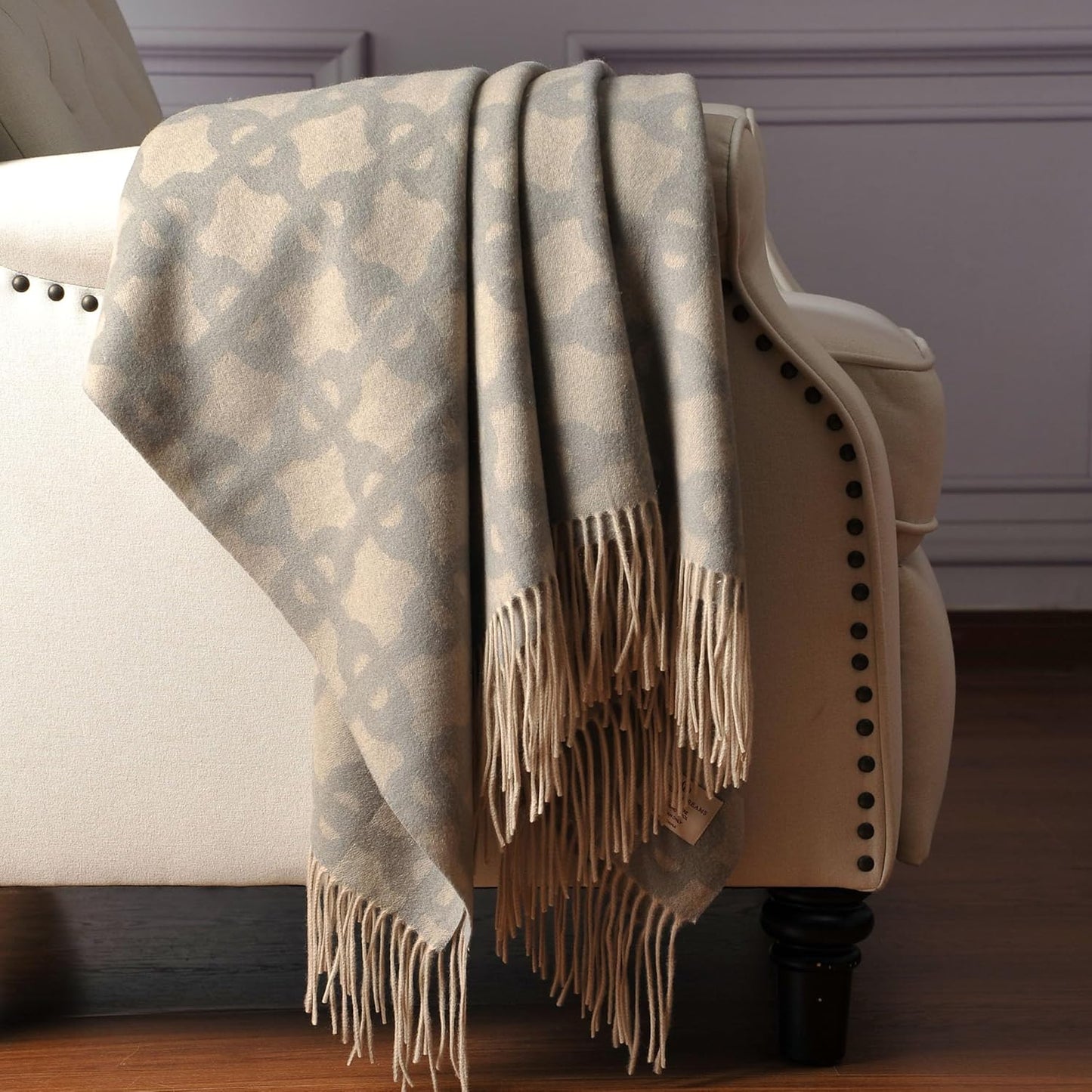 CUDDLE DREAMS Premium Cashmere Throw Blanket with Fringe, Luxuriously Soft (Chain Jacquard)