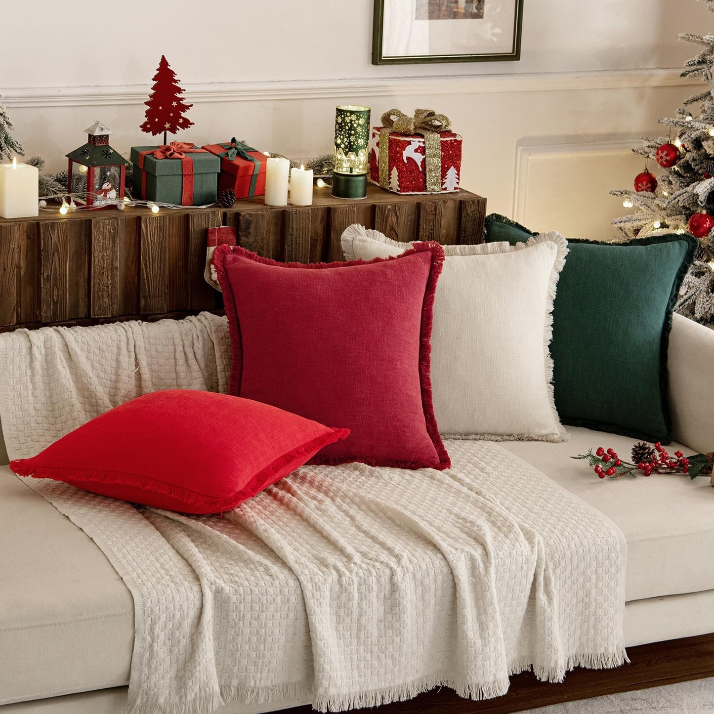 MIULEE Linen Pillow Covers 18x18 Inch Decorative Throw Pillows with Fringe Pack of 4 Soft Farmhouse Boho Couch Pillows Home Decors for Sofa Cushion Living Room Bed Dark Green and Red