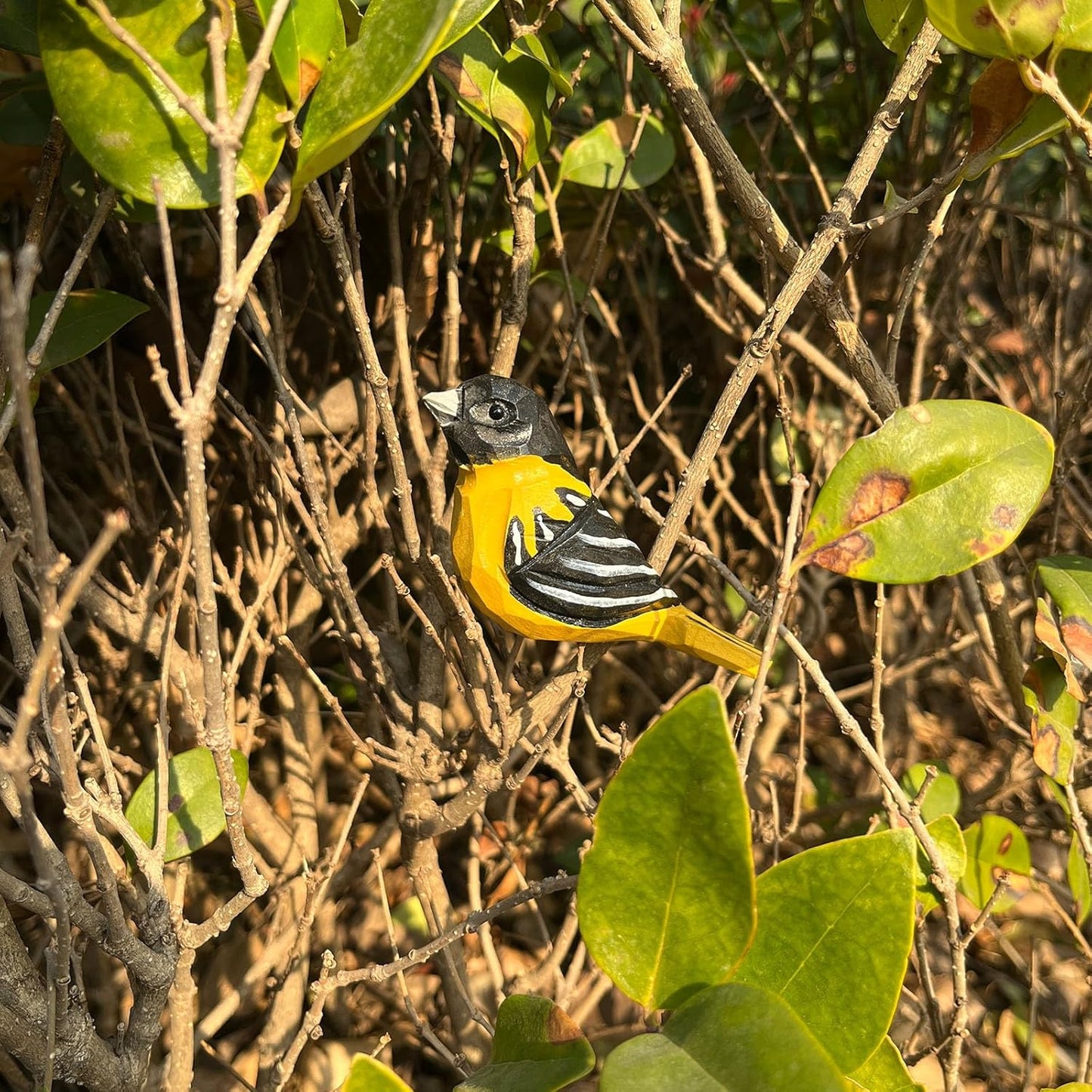 Hand Carved Bird Figurines, Hand-Painted Sculpted Wooden Birds, Wood Bird Sculptures for Home Decoration, Hand Crafted Life Like Bird Statues, Ideal Gifts for Bird Lovers (Baltimore Oriole)