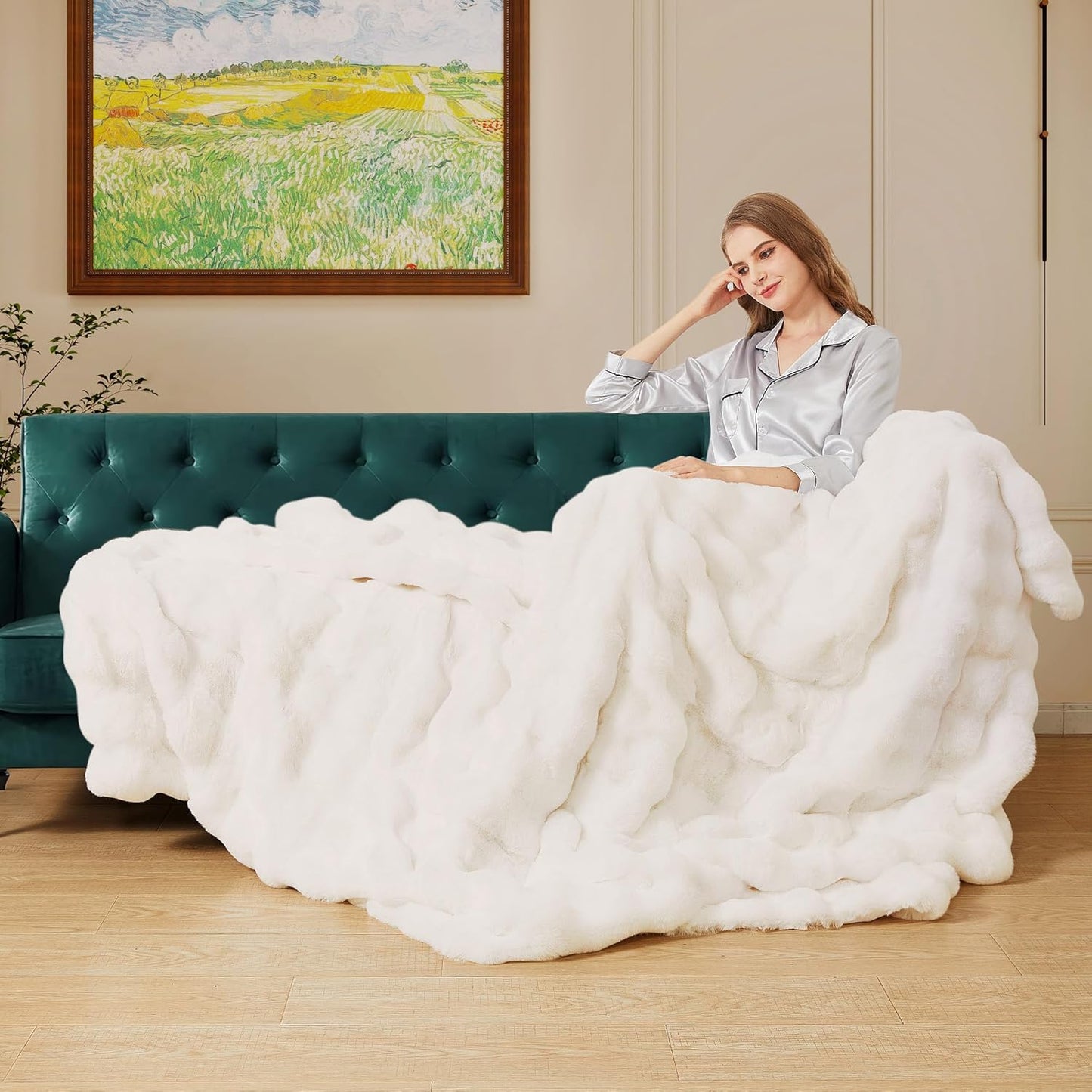 Light Beige Cozy Faux Fur Throw Blanket for Living Room Bedroom 50x60 Thick Ultra Soft Aesthetic Fuzzy Throw Blanket Fluffy Furry Bed Comforter Home Decor 860 GSM
