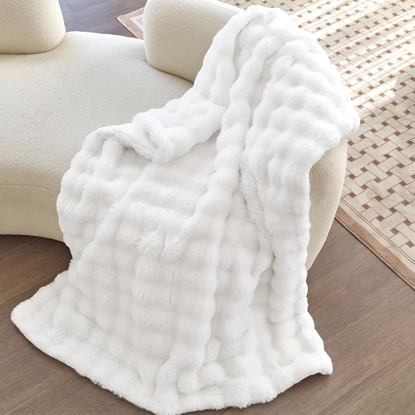 Faux Fur White Throw Blanket for Couch - Super Soft Heavy Flufyy Thick Bubble Throw Blankets for Bed Bedroom Living Room Farmhouse Sofa Chair Fall Winter Warm, 50x60 Inch