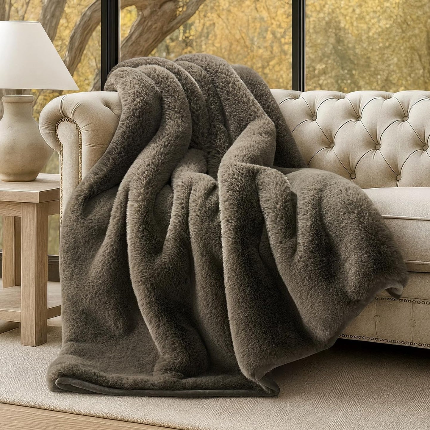 EVERGRACEHOME Luxury Soft Faux Chinchilla Fur Throw Blanket for Couch, Warm Thick Heavy Winter Throw Blanket 1220GSM for Bed, Fluffy Cozy Mink Blanket with Reversible Velvet, Smoky Sable, 60"x80"