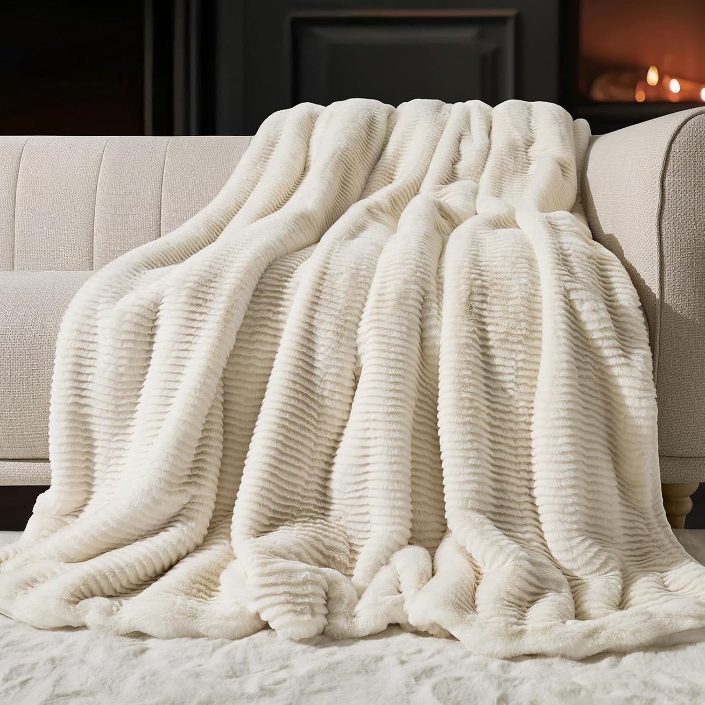 EVERGRACEHOME Ultra Soft Faux Fur Throw Blanket for Couch, Luxury Sculpted Texture Faux Rabbit Fur Blanket for Bed, Fluffy Thick Plush Warm Fuzzy Throw, 920GSM (Ivory White, 60''x80'')