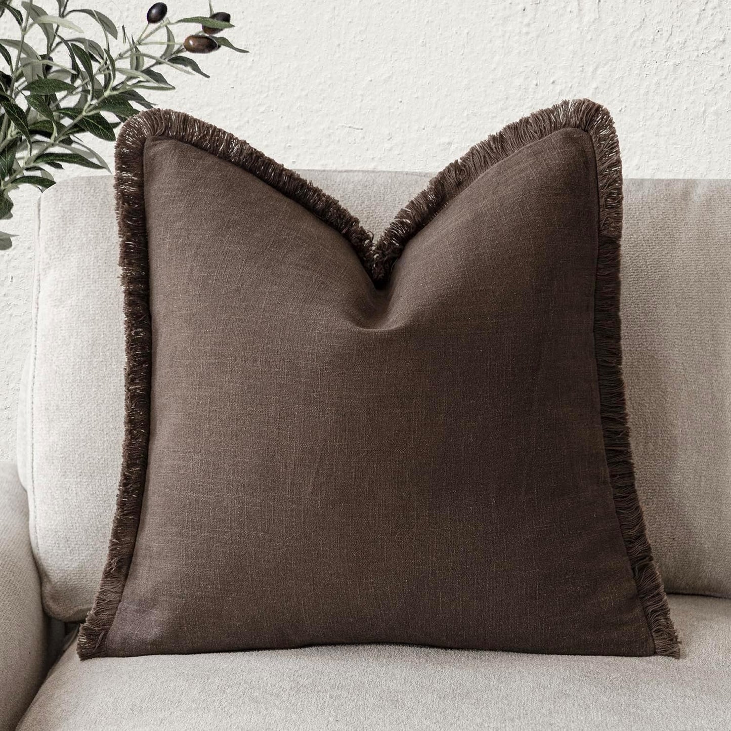 Foindtower Decorative Linen Fringe Throw Pillow Covers Cozy Boho Farmhouse Cushion Cover with Tassels Soft Accent Pillowcase for Chair Sofa Bed Living Room Home Decor, 18×18 Inch, 1PC,Reddish Brown