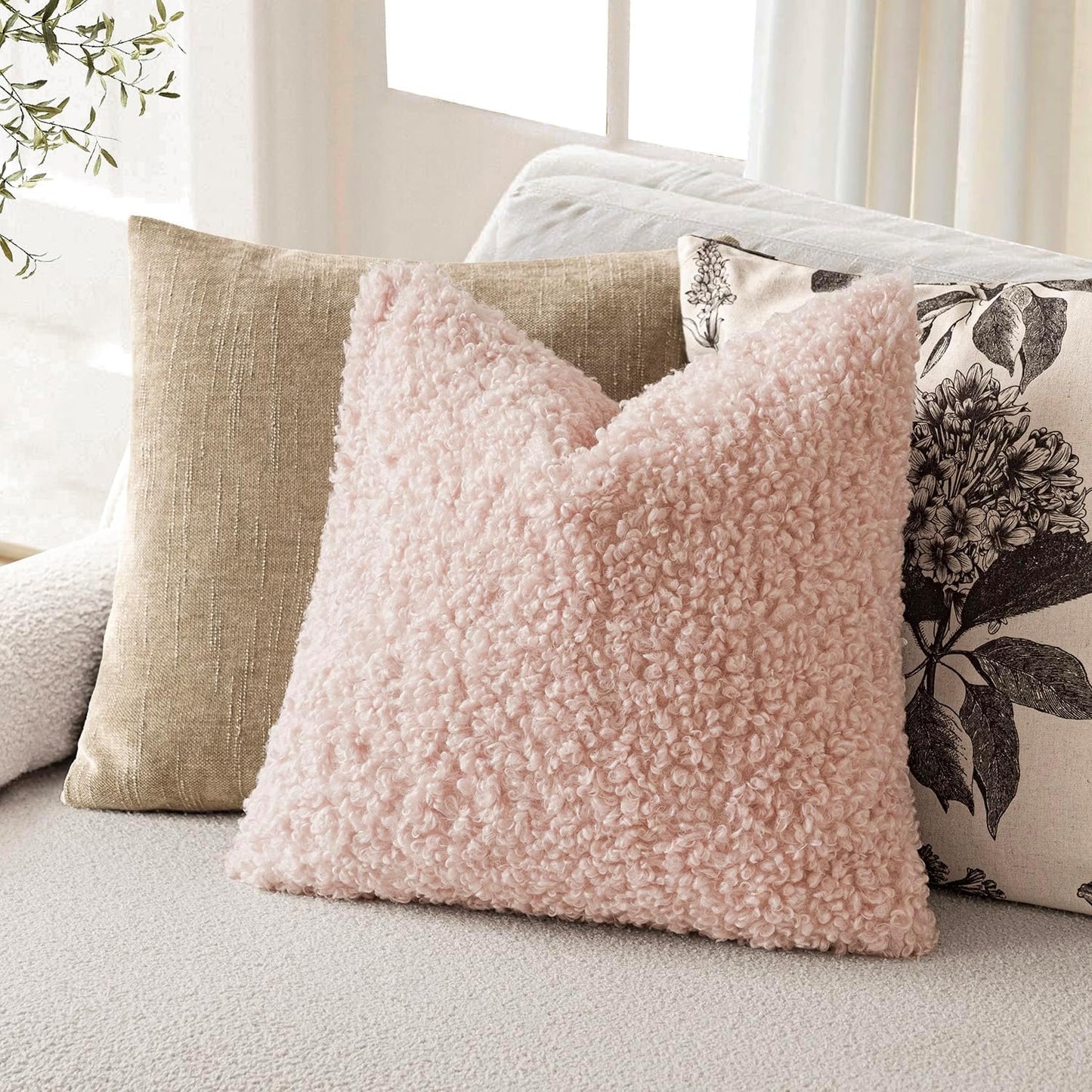 Foindtower 2 Pieces 24x24 Inch Light Pink, Faux Fur Throw Pillow Cover Accent Sherpa Furry Pillow Covers Fuzzy Soft Pillowcases Cozy Sheepskin Decorative Fleece Cushion Case for Bed Couch Living Room