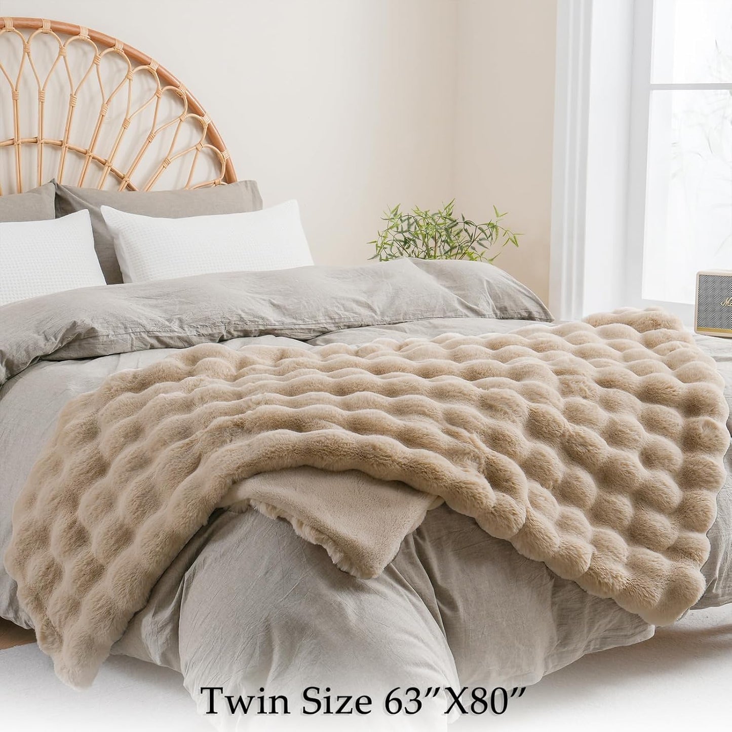 BENVWE Faux Fur Throw Blanket for Couch Bed - Fluffy Soft Thick Bubble Blanket for Living Room Home Decor - Mothers Day Birthday Gifts for Women, Beige, 63" x 80"