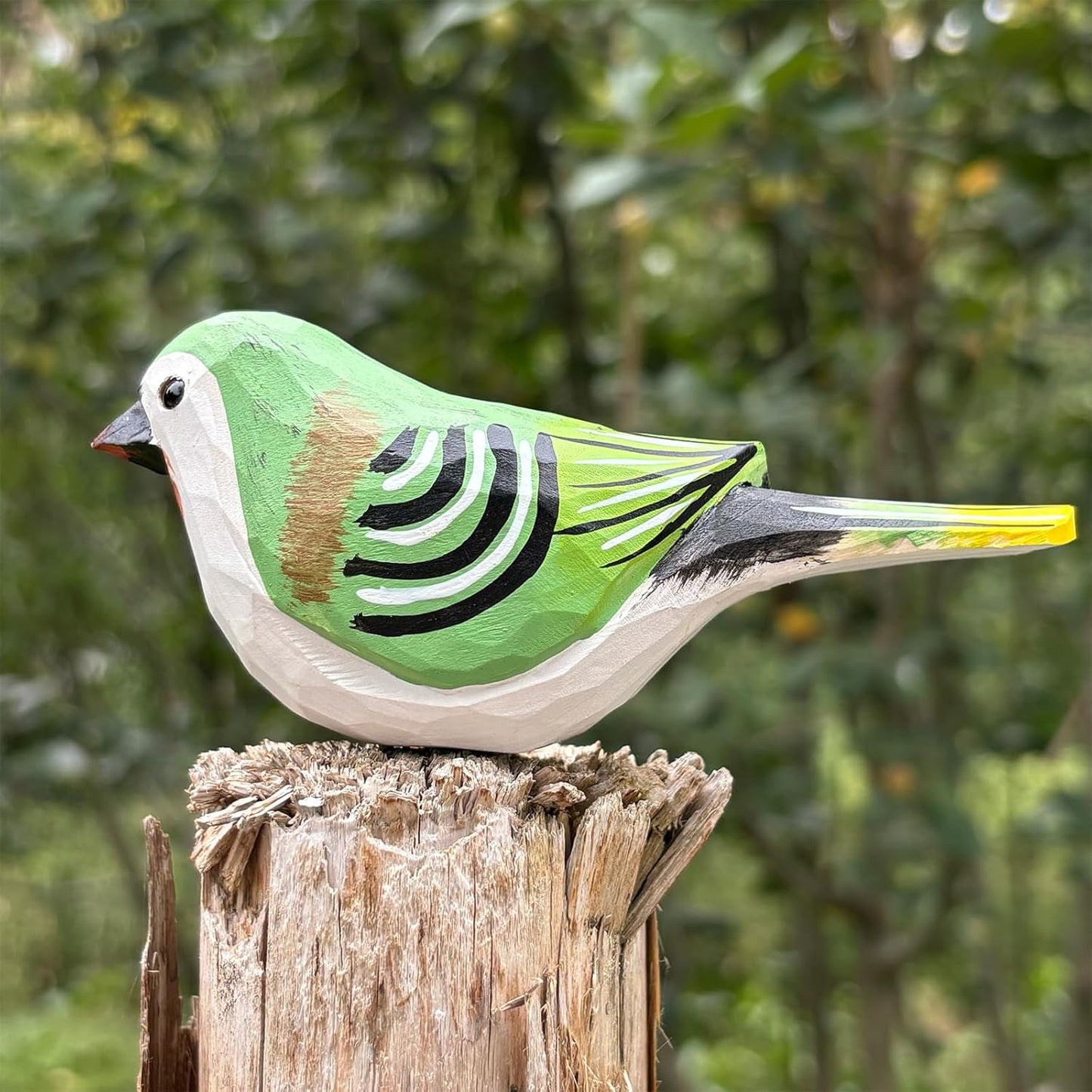 Hand Carved Bird Figurines, Hand-Painted Sculpted Wooden Birds, Wood Bird Sculptures for Home Decoration, Hand Crafted Life Like Bird Statues, Ideal Gifts for Bird Lovers (Jamaican Tody)