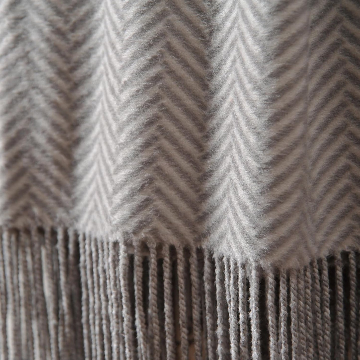 CUDDLE DREAMS Silk Throw Blanket with Hand-Knotted Fringe, Natural, Soft & Breathable (Herringbone Gray)