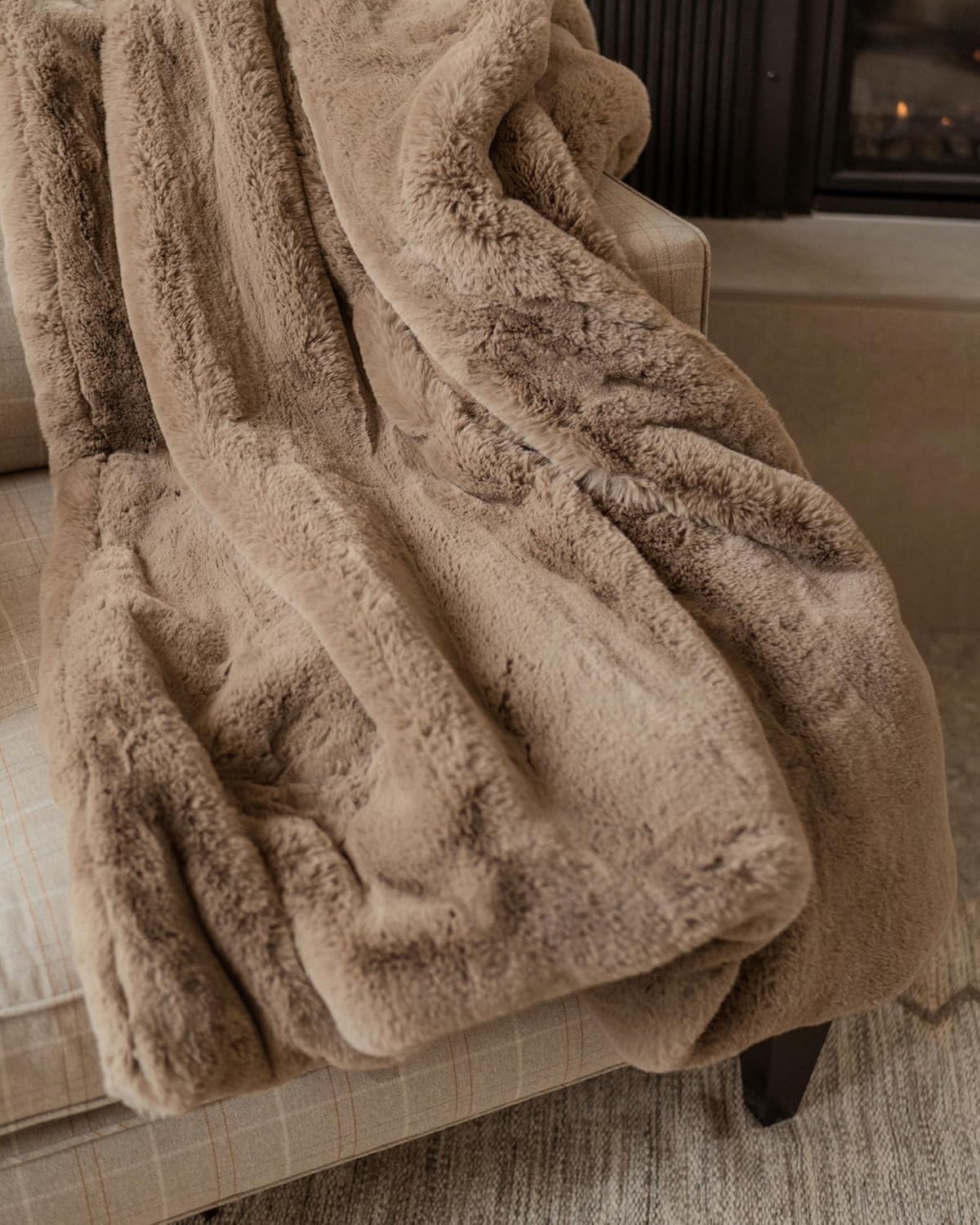 Cozy Earth Cuddle Blanket - Faux Fur Ultra-Soft Luxury Throw Blanket - Thick & Cozy Oversized Design for Lounging or Sharing - Machine Washable - Throw 60" x 50" Walnut