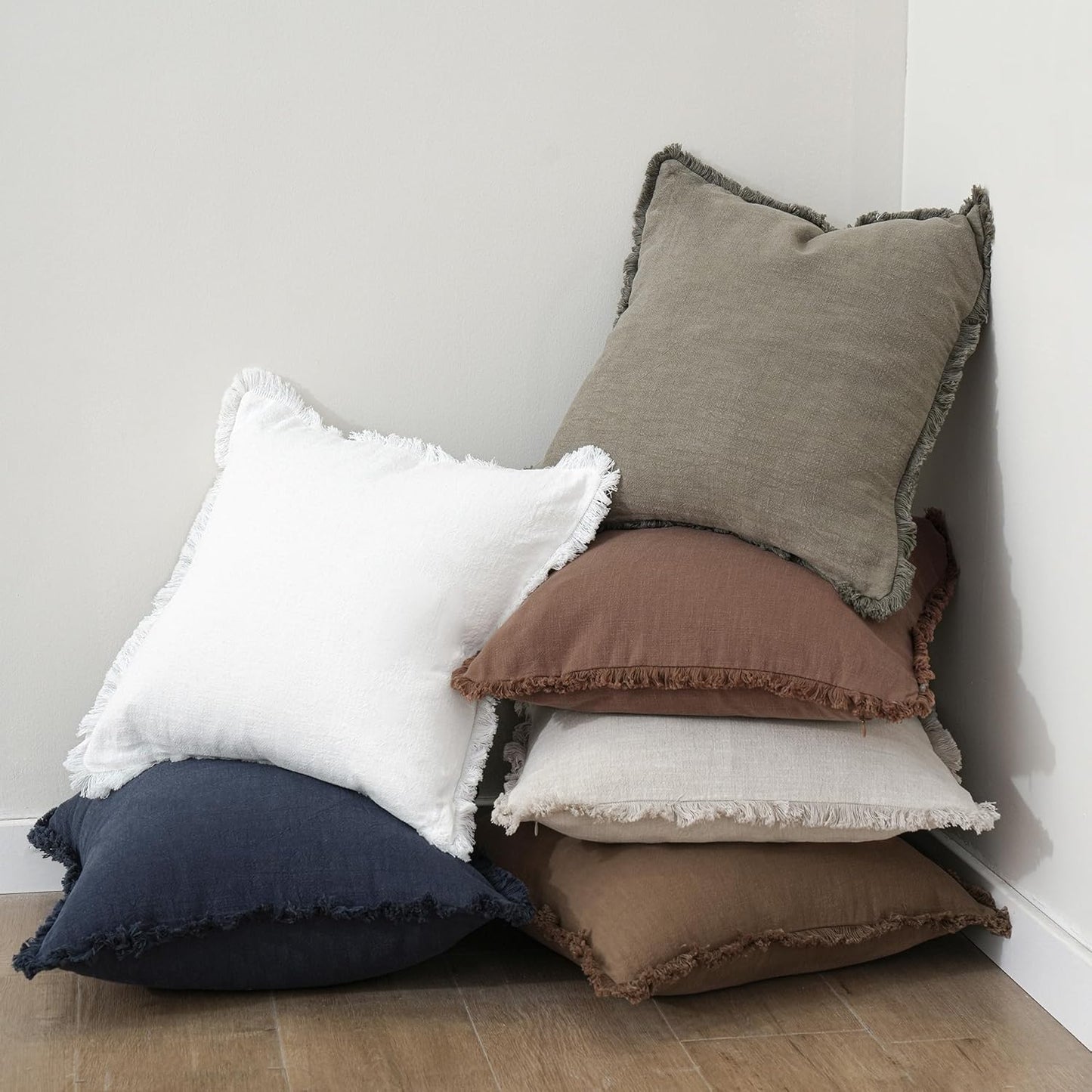 Foindtower Decorative Linen Fringe Throw Pillow Covers Cozy Boho Farmhouse Cushion Cover with Tassels Soft Accent Pillowcase for Chair Sofa Bed Living Room Home Decor, 22×22 Inch, 1PC, Navy Blue