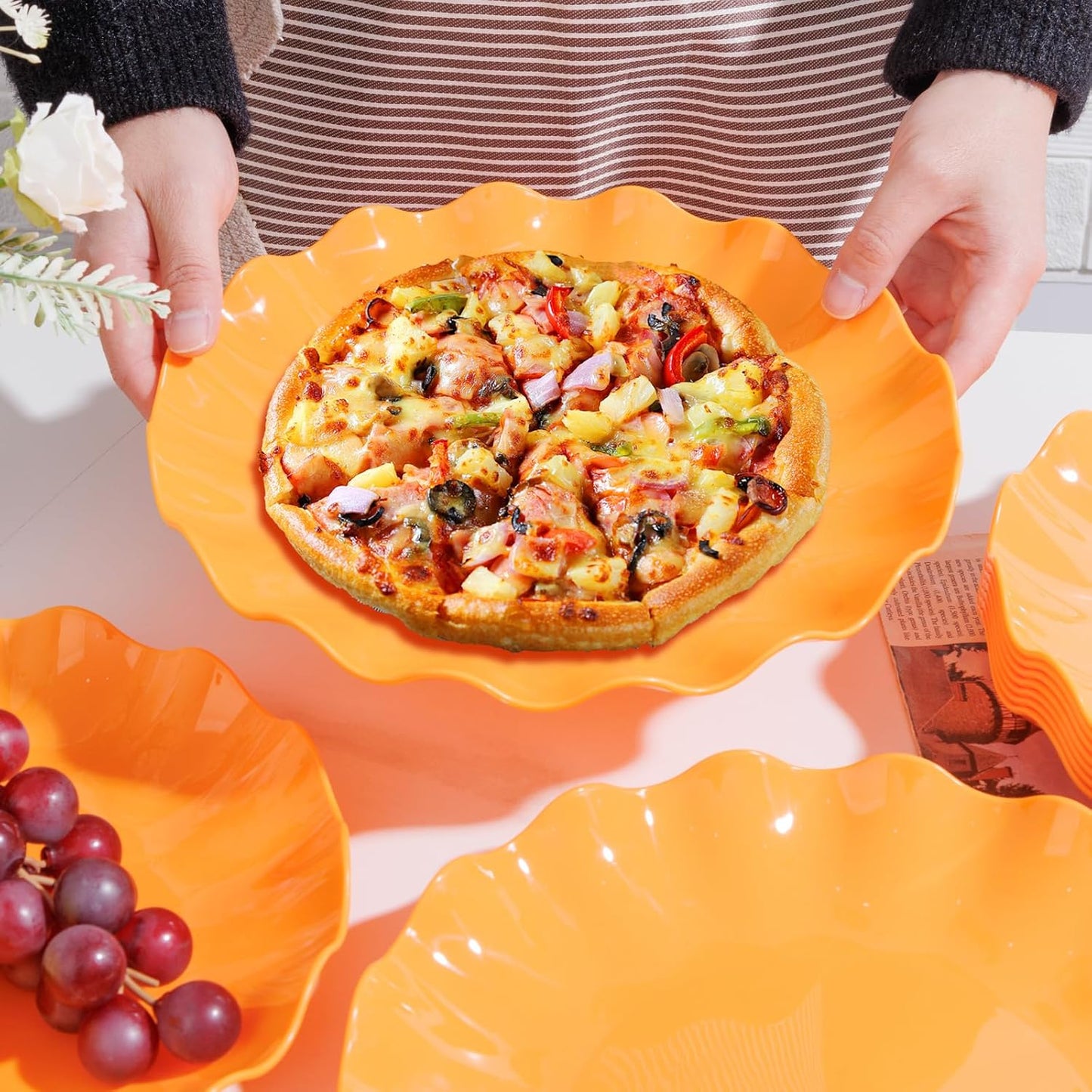 LIYH 20 Pcs 10 Inch Orange Plastic Scalloped Plates Reusable - Unbreakable Dinner Plates-Dishwasher Safe, Perfect for Halloween & Thanksgiving Party BPA Free