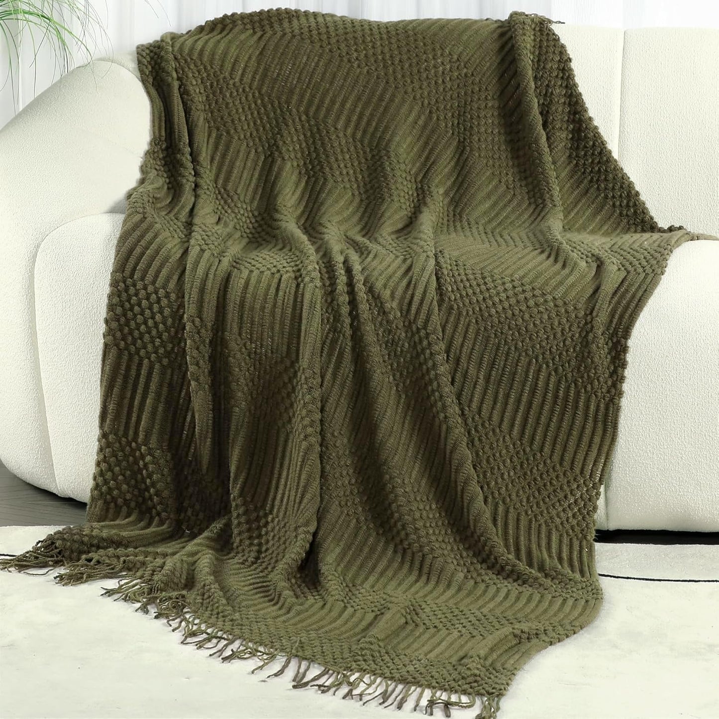 Blagic Knitted Throw Blanket for Couch, Bed and Sofa. Super Soft Blanket with Tassels, Dark Green Throw Blanket, 60 x 80 Inches Lightweight & Cosy Home Decor
