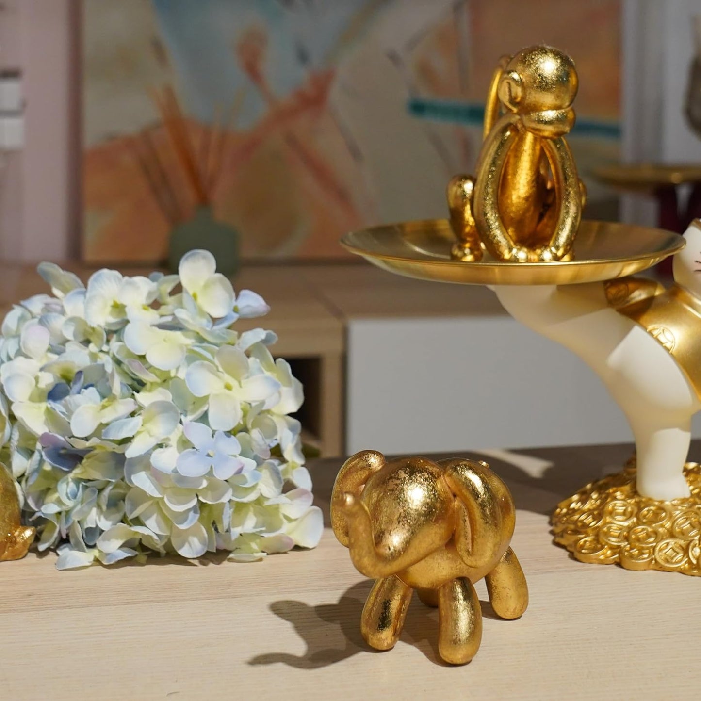 Guichifun Monkey Decor Figurine Home Décor - Cute Resin Gold Twisted Balloon Monkey Figurines for Shelf Bookshelf TV Stand Modern Décor Bedroom Office Decorations Ideal Gift 3 x 2.25 x 3.5 Inch