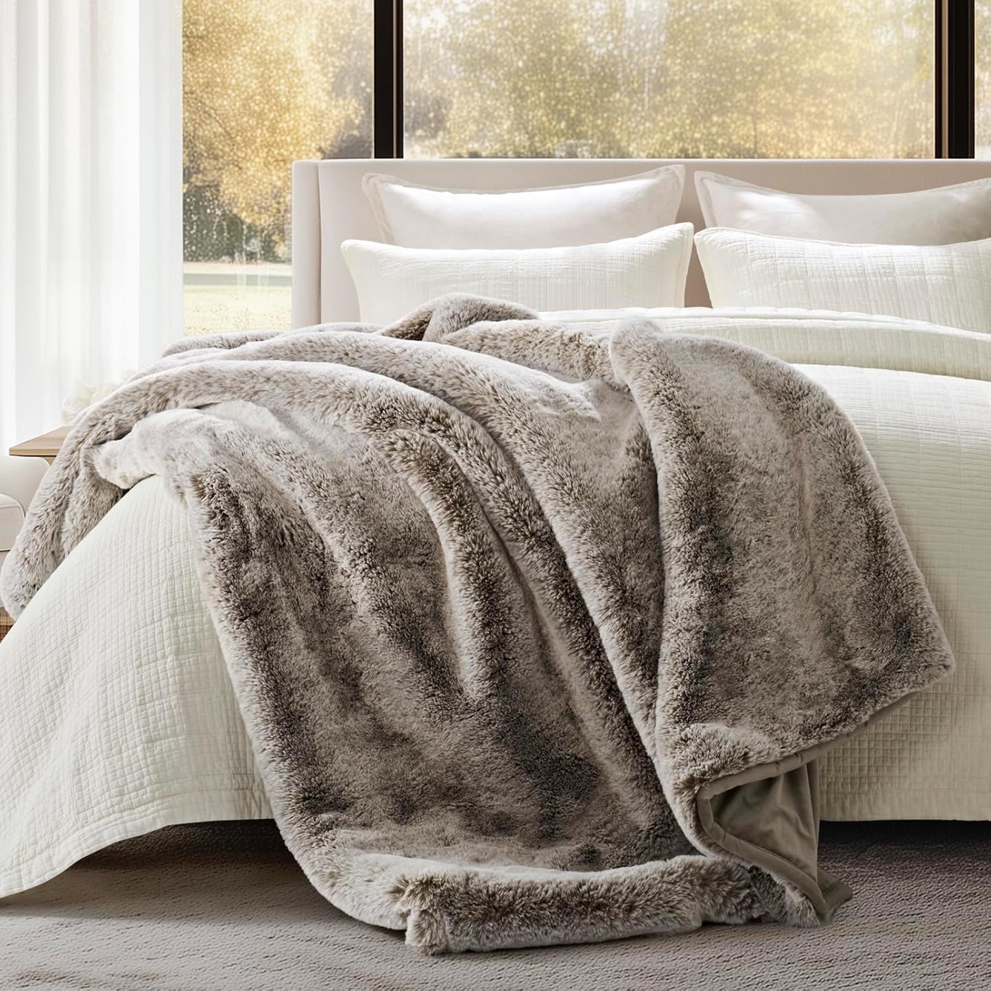 EVERGRACEHOME Luxury Soft Faux Chinchilla Fur Throw Blanket for Couch, Warm Thick Heavy Winter Throw Blanket 1220GSM for Bed, Fluffy Cozy Mink Blanket with Reversible Velvet, Champagne Fawn, 50"x60"