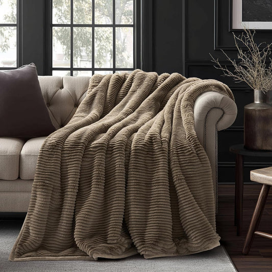 EVERGRACEHOME Ultra Soft Faux Fur Throw Blanket for Couch, Luxury Sculpted Texture Faux Rabbit Fur Blanket for Bed, Fluffy Thick Plush Warm Fuzzy Throw, 920GSM (Natural Tan, 60''x80'')
