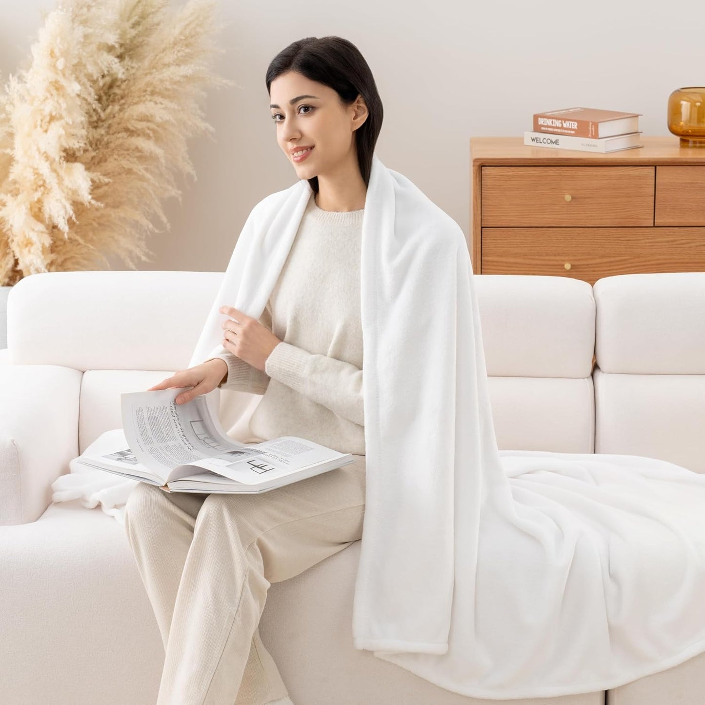 Luxury Fleece Warm Throw Blanket, Soft Lightweight Velvety Plush Throw for Couch and Bed, Cozy Comfy for All Seasons(True White, 50×70 Inches)