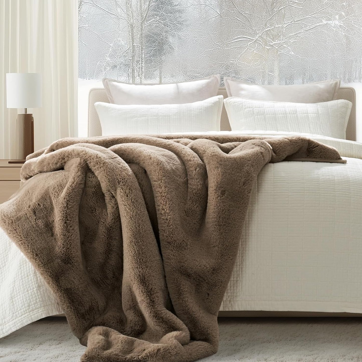 EVERGRACEHOME Luxury Soft Faux Chinchilla Fur Throw Blanket for Couch, Warm Thick Heavy Winter Throw Blanket 1220GSM for Bed, Fluffy Cozy Mink Blanket with Reversible Velvet, Tawny Mink, 50"x60"