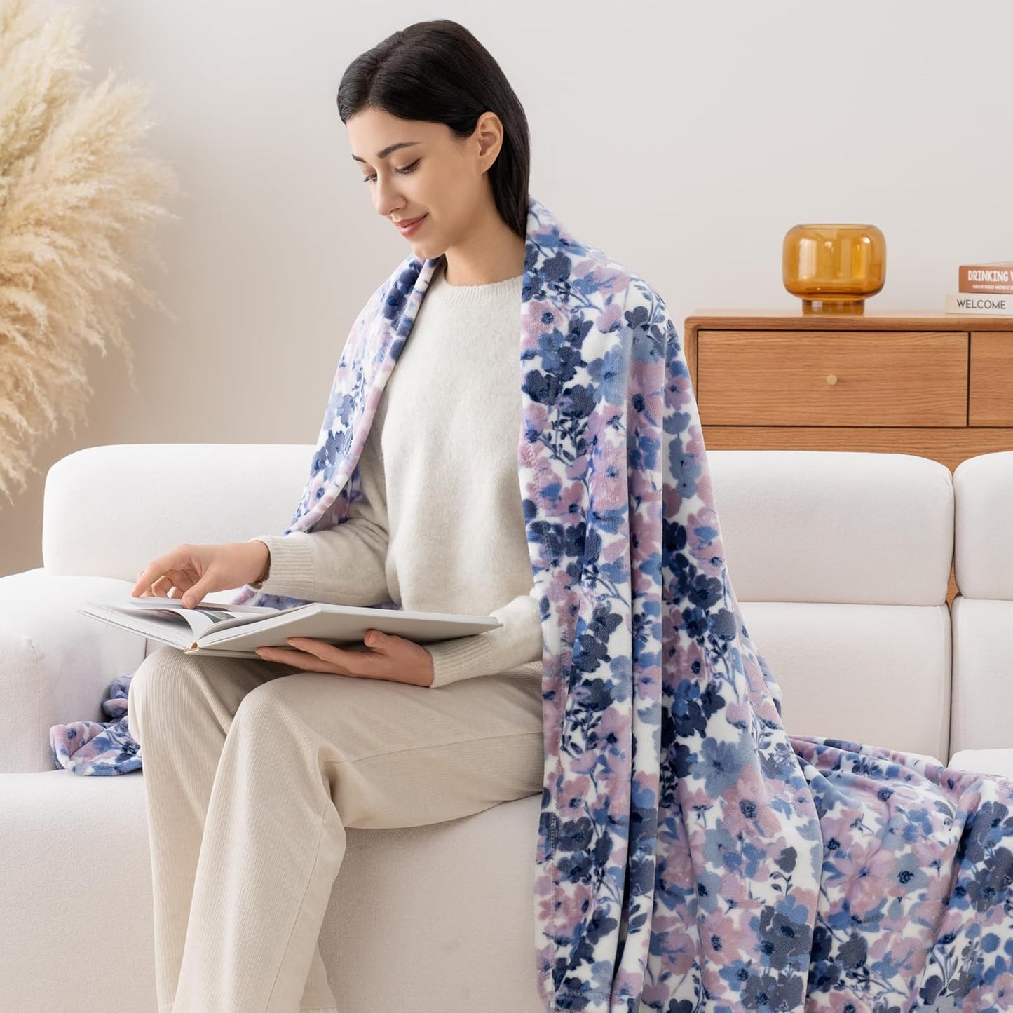 Luxury Printed Fleece Warm Throw Blanket, Soft Lightweight Velvety Plush Throw for Couch and Bed, Cozy Comfy for All Seasons(White Purple Flowers, 50×70 Inches)