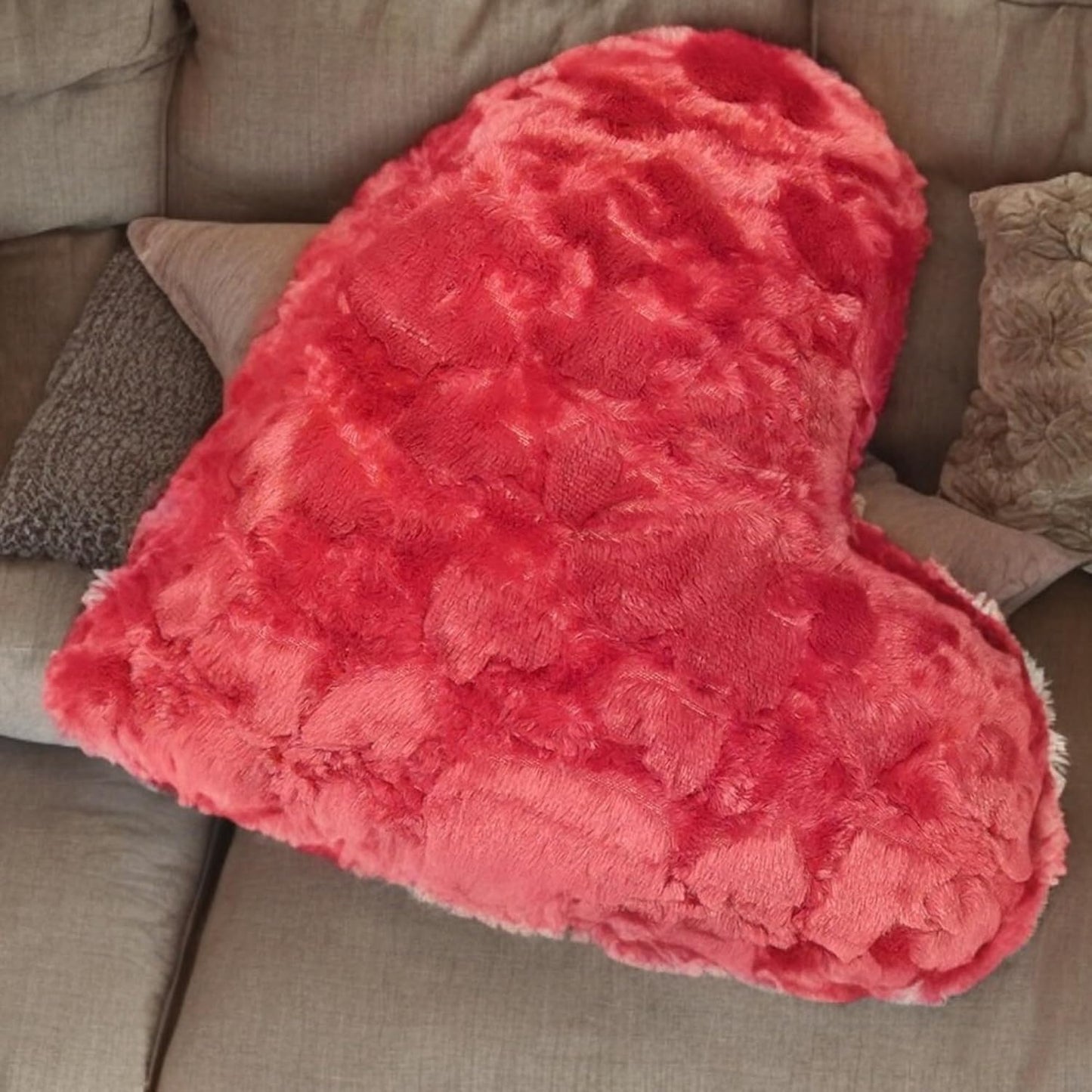 DaDa Bedding Dreamy Red Heart Faux Fur Throw Pillow - Valentine Luxury Hearts in Love Stuffed Cushion with Sewn Insert - Cute Romantic Gift Super Soft Faux Fur White Sherpa Backside - 16” x 14”