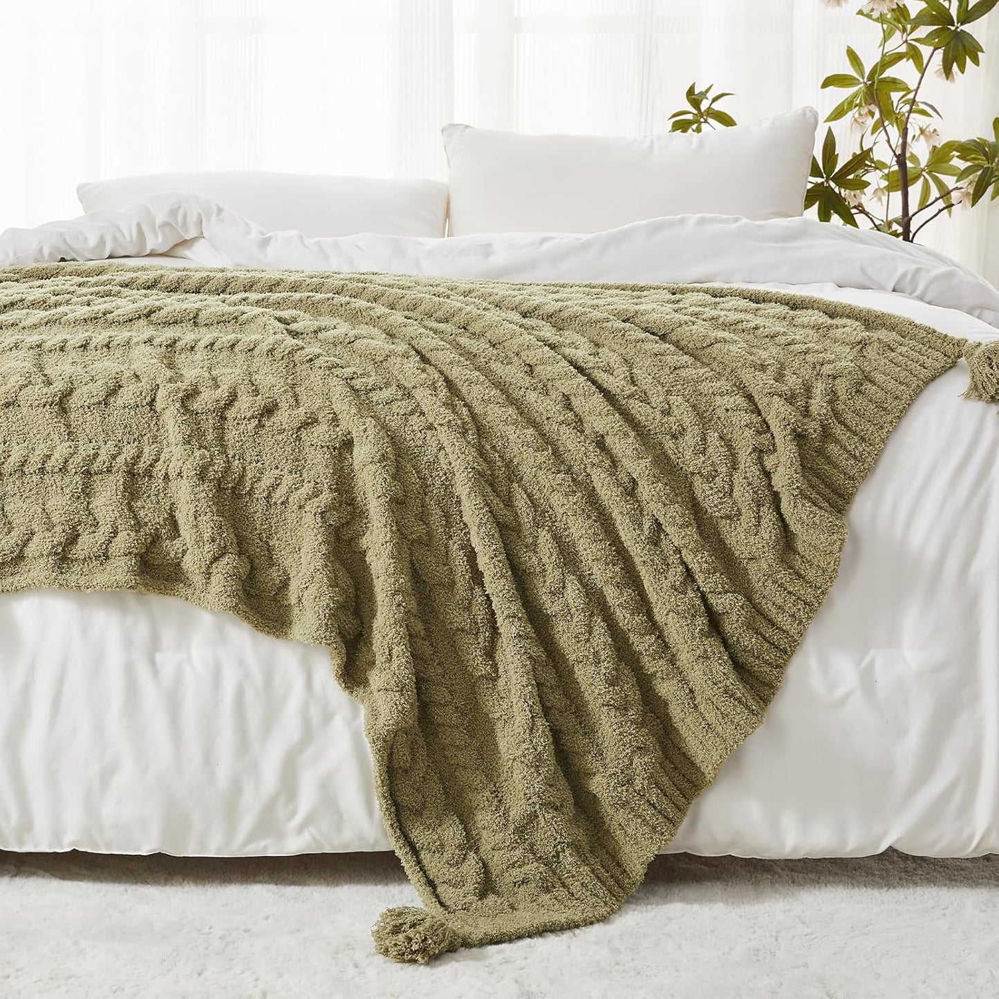 HORIMOTE HOME Chenille Chunky Knit Throw Blanket for Couch with Tassels, Soft Cozy Blanket for Sofa Chair Bed, Olive Green, 50"x 60"