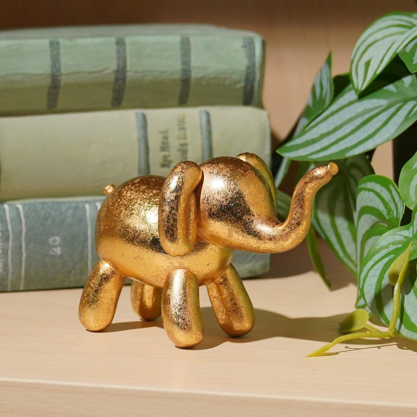 Guichifun Elephant Statue Home Decor Accents - Resin Cute Gold Balloon Elephant Figurines for Shelf Bookshelf TV Stand Modern Décor Bedroom Office Decorations Animal Gift 4.5 x 2.25 x 2.5 Inch