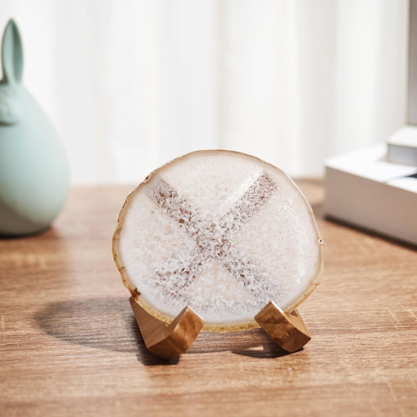 Luxury Lane Large Natural Brazilian Agate Slice Geode Rock Stone Drink Coaster with Wood Holder 4.7-5.5 inch Centerpiece Table Decoration, White