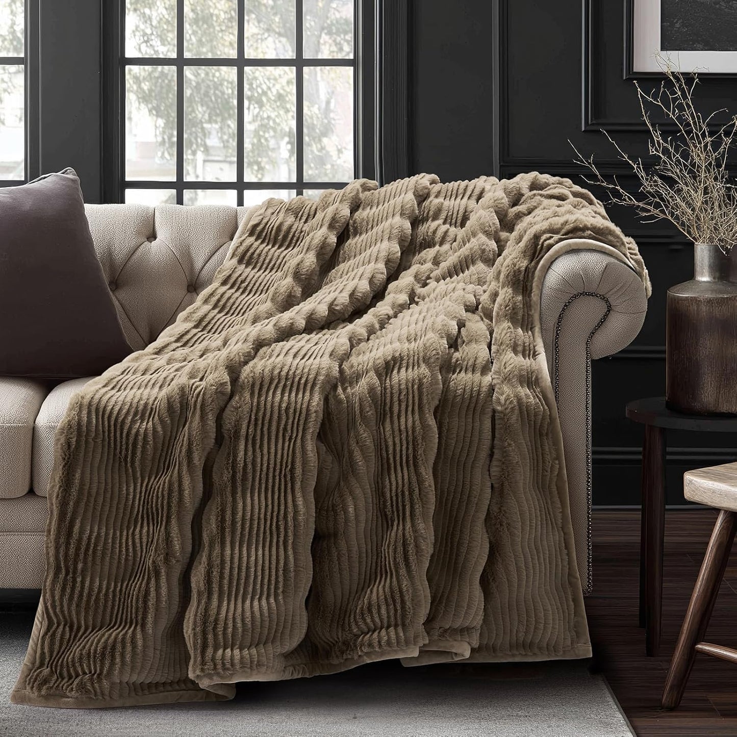 EVERGRACEHOME Ultra Soft Faux Fur Throw Blanket for Couch, Luxury Sculpted Texture Faux Rabbit Fur Blanket for Bed, Fluffy Thick Plush Warm Fuzzy Throw, 920GSM (Natural Tan, 50''x60'')