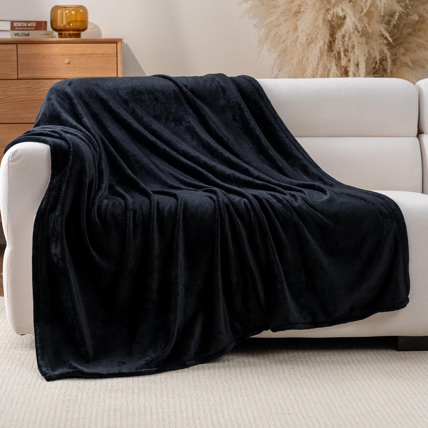 Luxury Fleece Warm Throw Blanket, Soft Lightweight Velvety Plush Throw for Couch and Bed, Cozy Comfy for All Seasons(Black, 50×70 Inches)