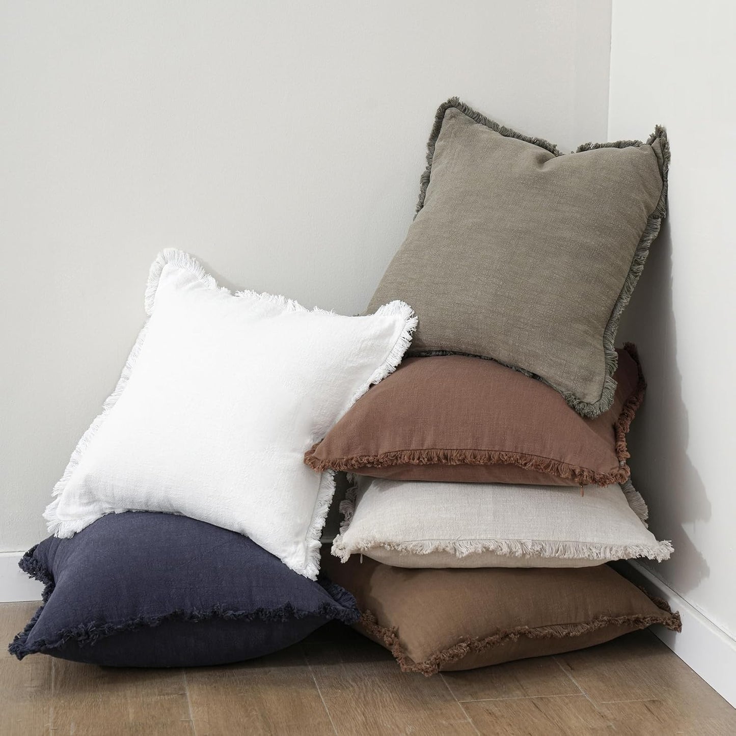 Foindtower Decorative Linen Fringe Throw Pillow Covers Cozy Boho Farmhouse Cushion Cover with Tassels Soft Accent Pillowcase for Chair Sofa Bed Living Room Home Decor, 24×24 Inch, 1PC, Rust