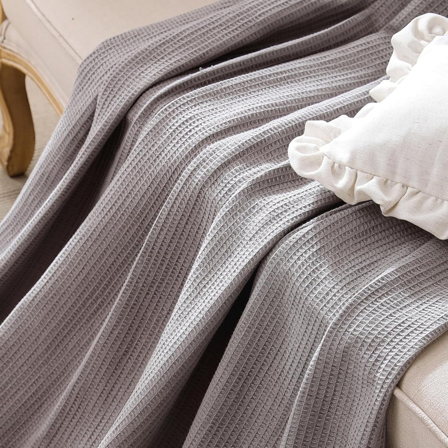 ISAENNE Grey Thin Waffle Weave 100% Cotton Throw Blanket,Solid Color Breathable Soft Cooling Blanket,Lightweight and Skin Friendly Blankets for Bed,Camp,All-Season Use,Christmas,80x60 Inches