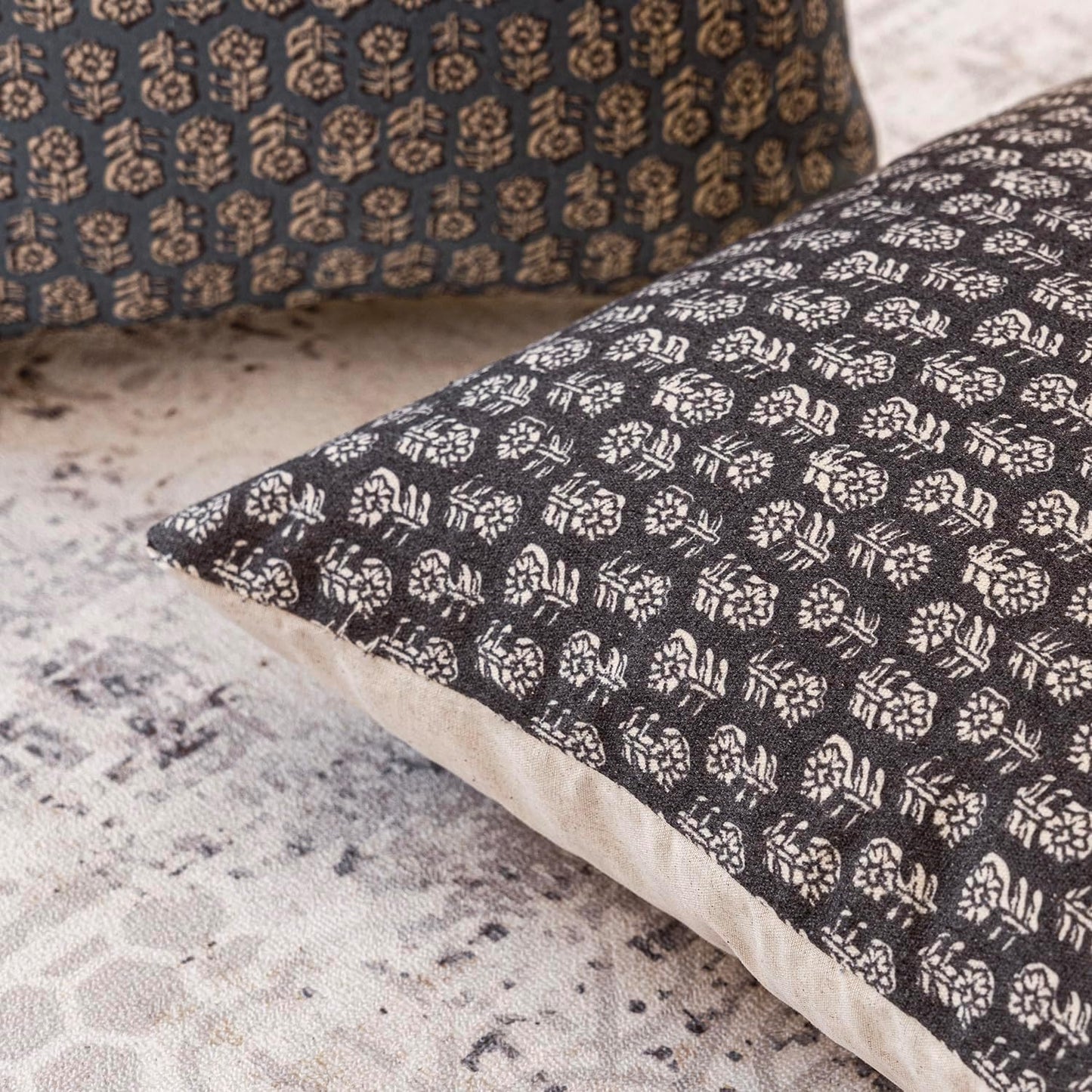 Foindtower Set of 2 Decorative Vintage Floral Print Throw Pillow Covers Neutral Modern Farmhouse Cushion Covers Boho Home Decor for Sofa Couch Chair Bedroom Living Room,20×20 Inch,Black