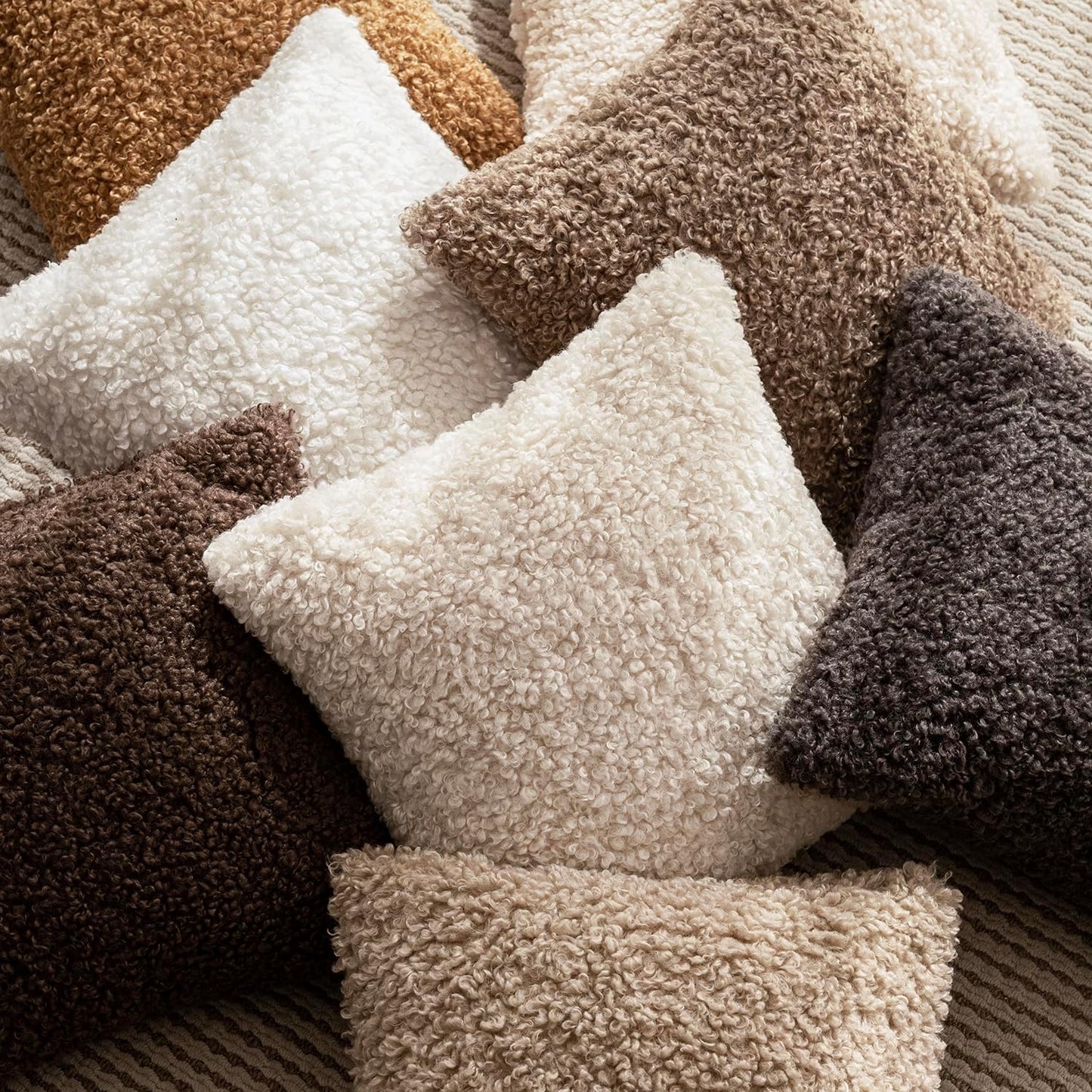 Foindtower 2 Pieces 22x22 Inch Cream Beige, Faux Fur Throw Pillow Cover Accent Sherpa Furry Pillow Covers Fuzzy Soft Pillowcases Cozy Sheepskin Decorative Fleece Cushion Case for Bed Couch Living Room