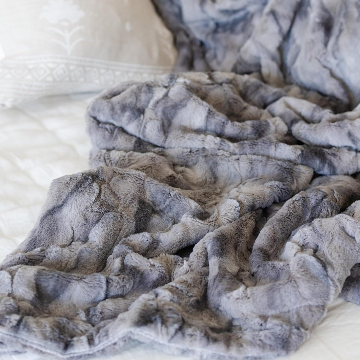 GRACED SOFT LUXURIES Large Throw Blanket Super Soft Comfy Warm Elegant Cozy Faux Fur for Home, Sofas, Couches, Beds, Chairs (Large 50" x 60", Marbled Gray)
