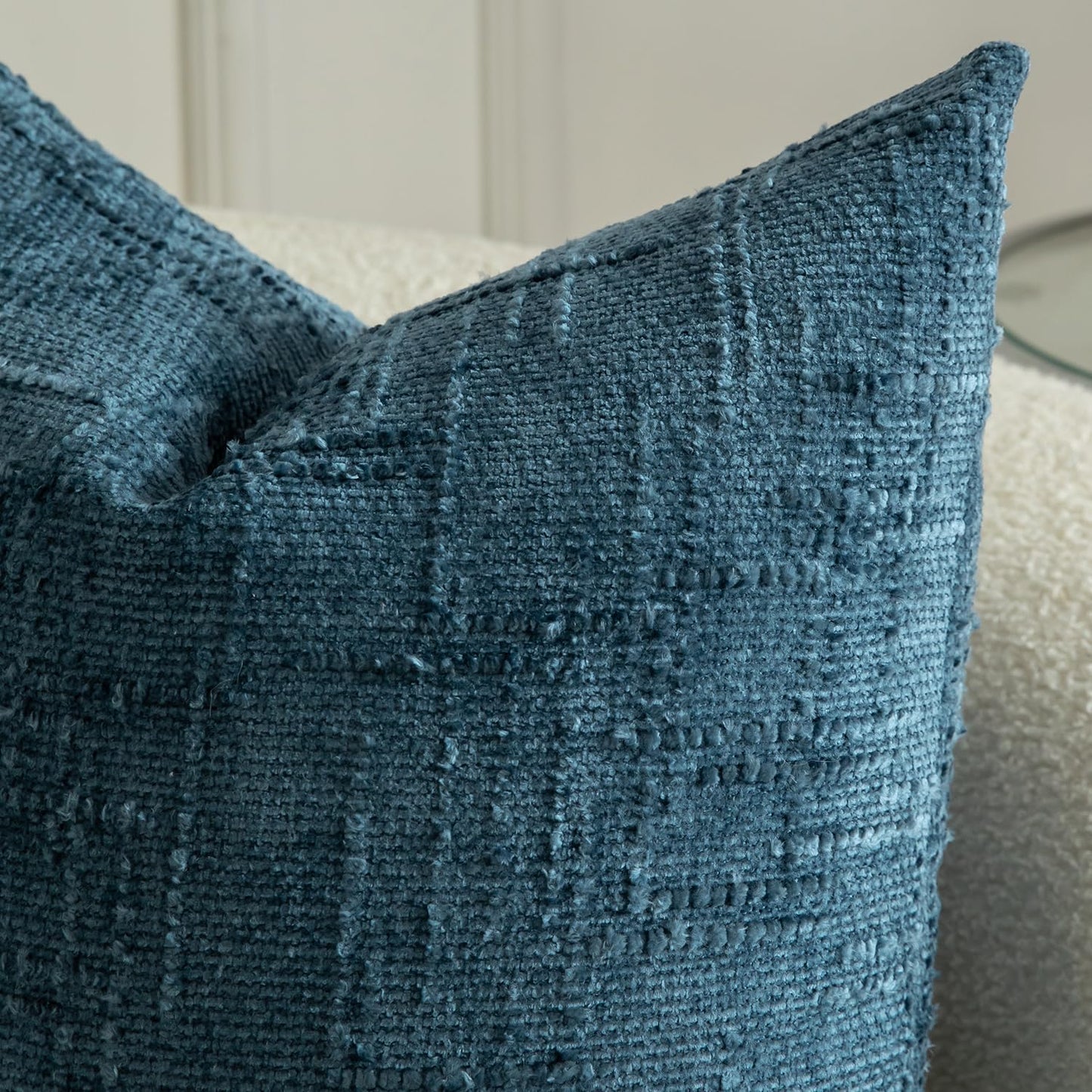 MANDIOO Pack of 2 Soft Chenille Textured Throw Pillow Covers Square Accent Solid Decorative Cushion Cover Cozy Farmhouse Pillow Case for Couch Sofa Bed Living Room 18x18 Inch Navy Blue