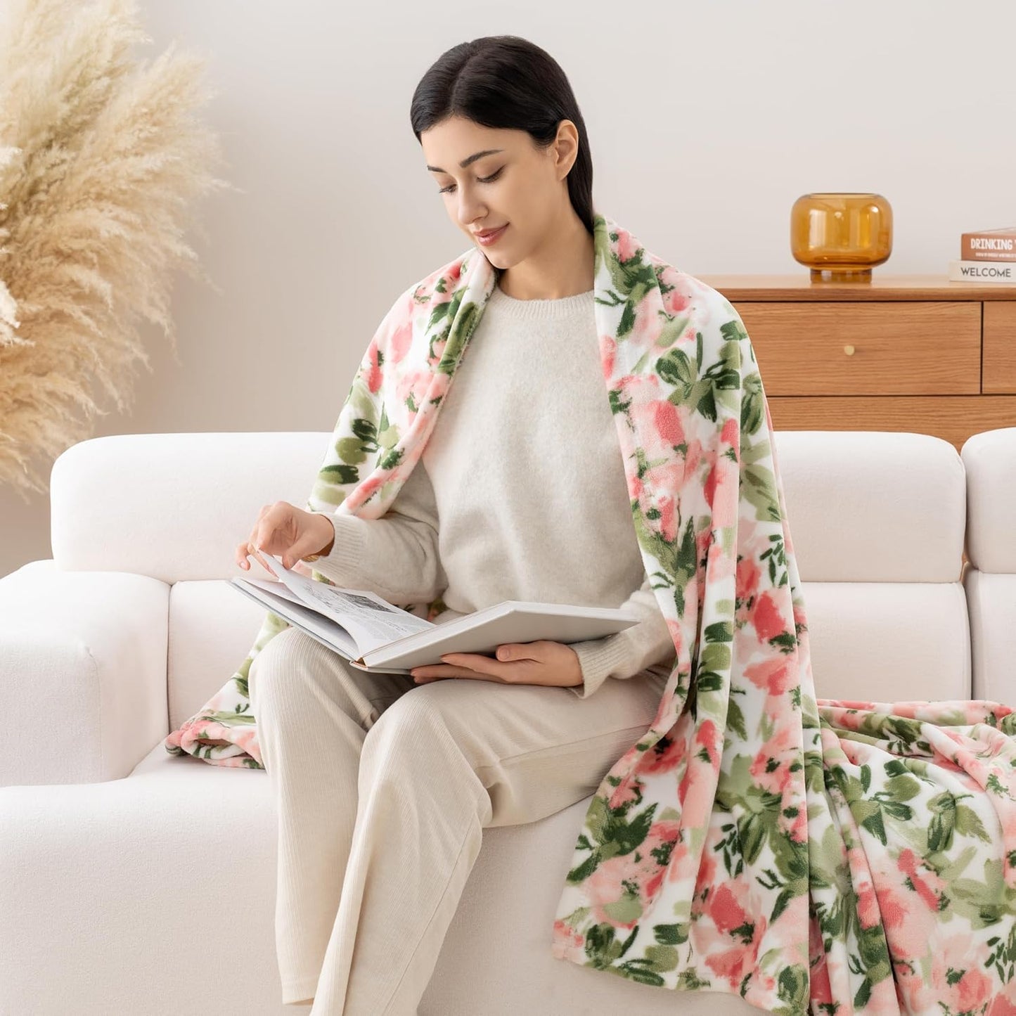 Luxury Printed Fleece Warm Throw Blanket, Soft Lightweight Velvety Plush Throw for Couch and Bed, Cozy Comfy for All Seasons(Ivory Pink Flowers, 50×70 Inches)