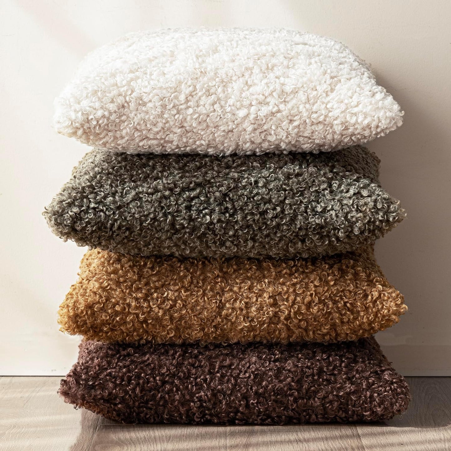 Foindtower 2 Pieces 18x18 Inch Red Brown, Faux Fur Throw Pillow Cover Accent Sherpa Furry Pillow Covers Fuzzy Soft Pillowcases Cozy Sheepskin Decorative Fleece Cushion Case for Bed Couch Living Room