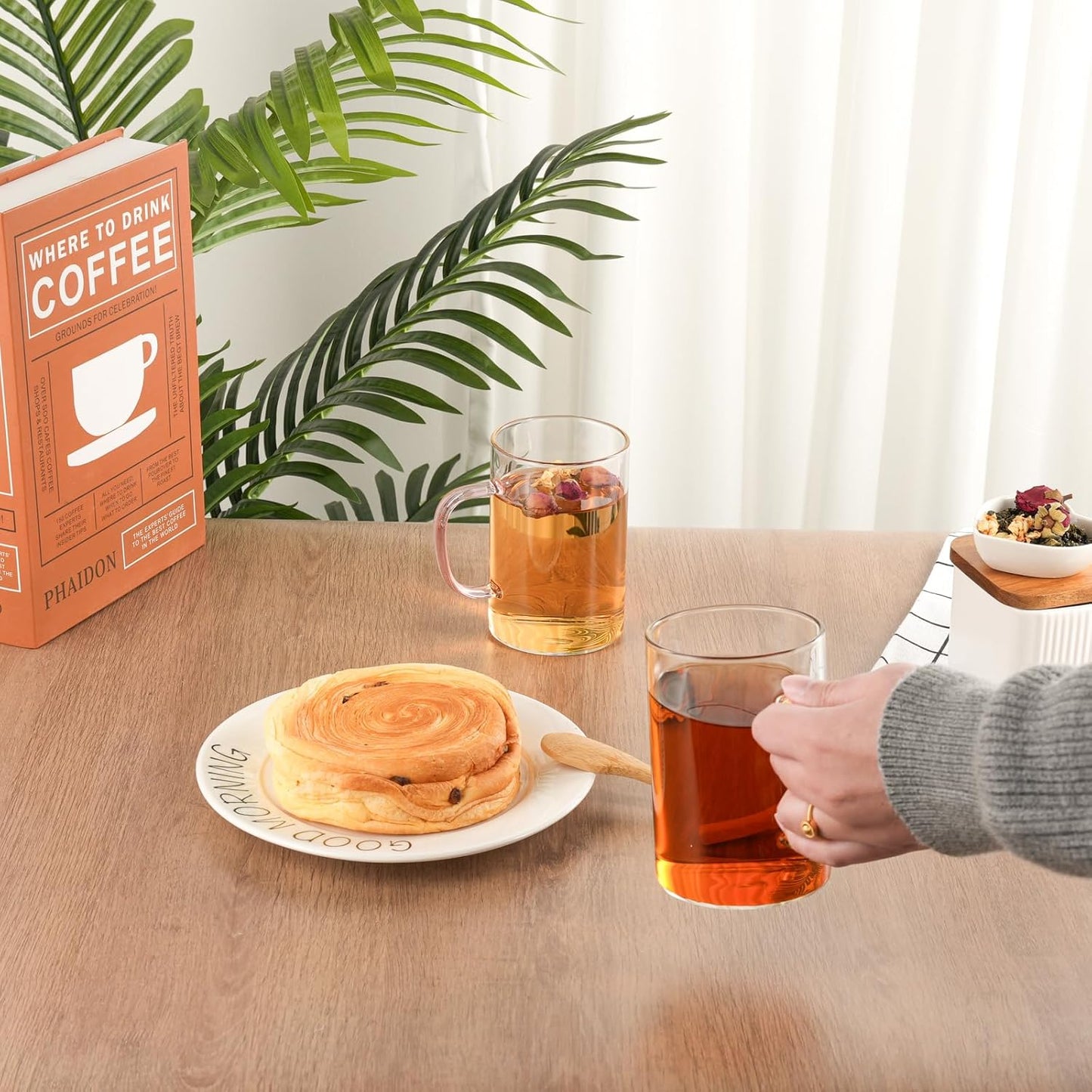 Glass Tea Cups Set of 4, Clear Borosilicate Glass Teacups with Handle for Tealover, Dishwasher & Microwave Safe Large Coffee Mugs for Espresso Cappuccino Latte Juice, 17OZ/500ML