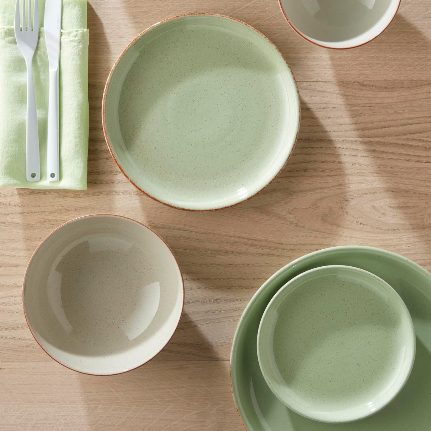 Denby - Heritage Orchard Medium Plate - 8.25in Apple Green Scratch & Chip Resistant Dinner, Lunch, Salad Plate For Everyday Use - Ceramic Stoneware Tableware Dish - Dishwasher & Microwave Safe